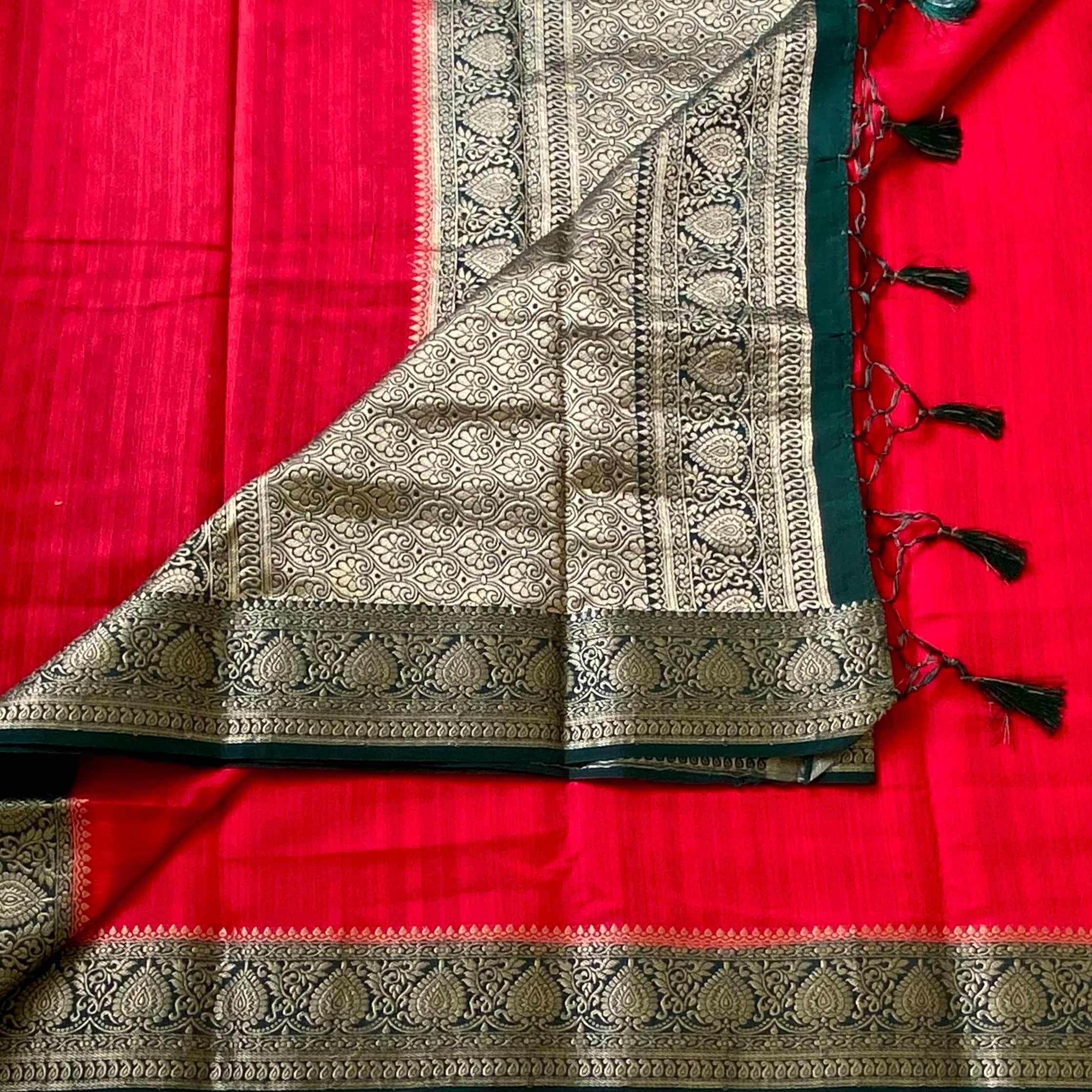 Crimson Red Silk Saree Antique Gold Pallu Forest Green Border