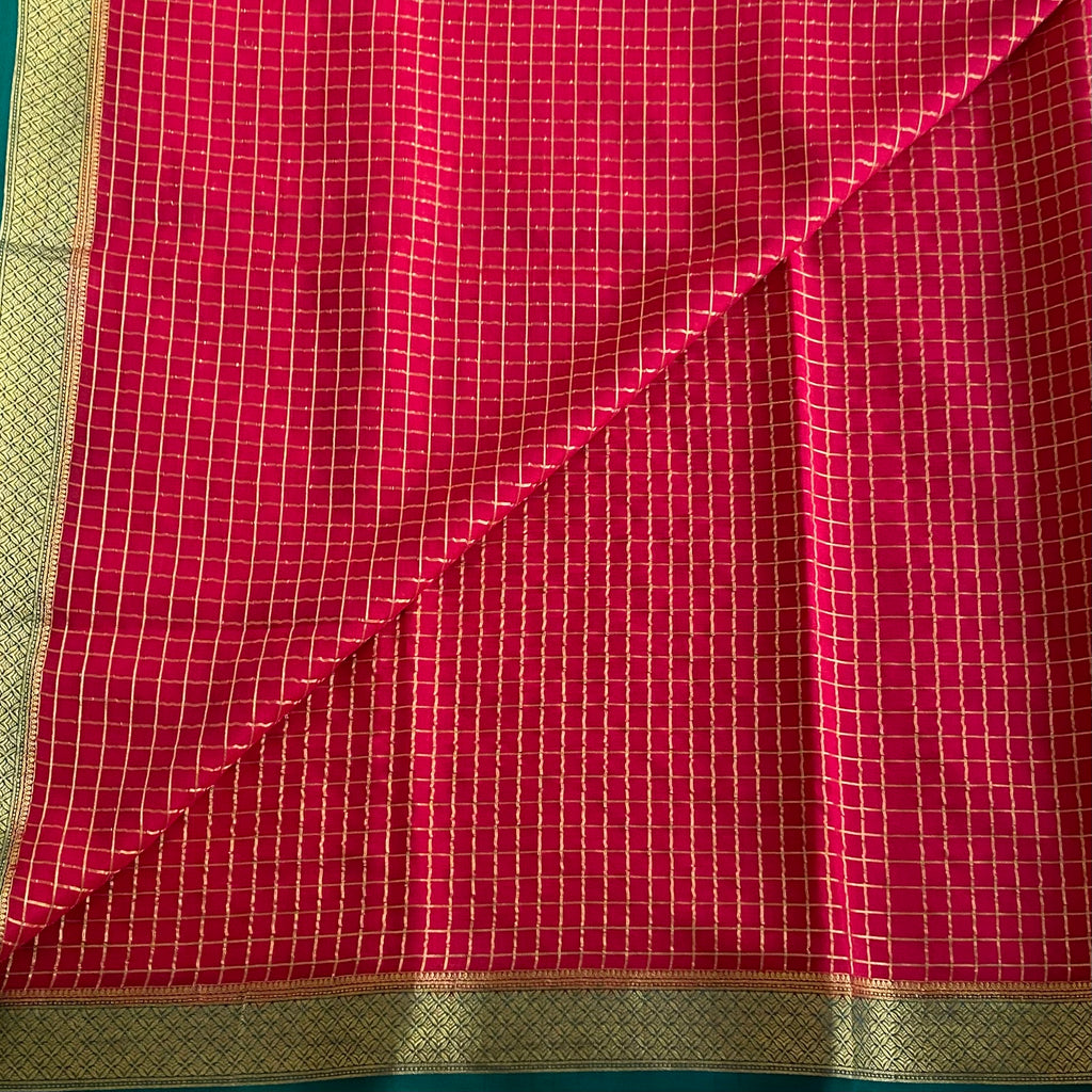 Tomato Red Checkered Mysore Crepe Silk Saree With Stunner Teal Pallu