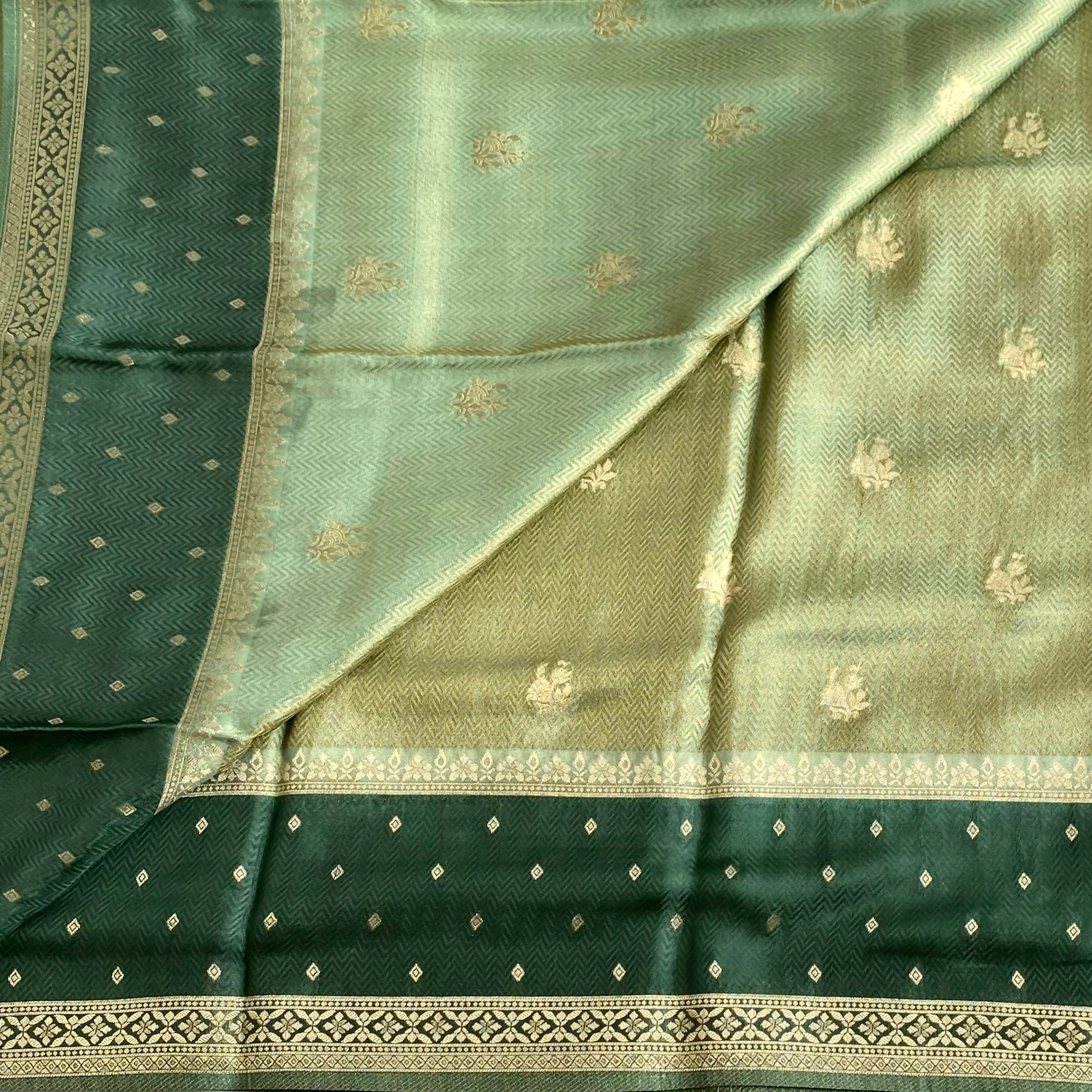 Mint Dual shaded Green Soft Crepe Silk Saree With Emerald Green Pallu