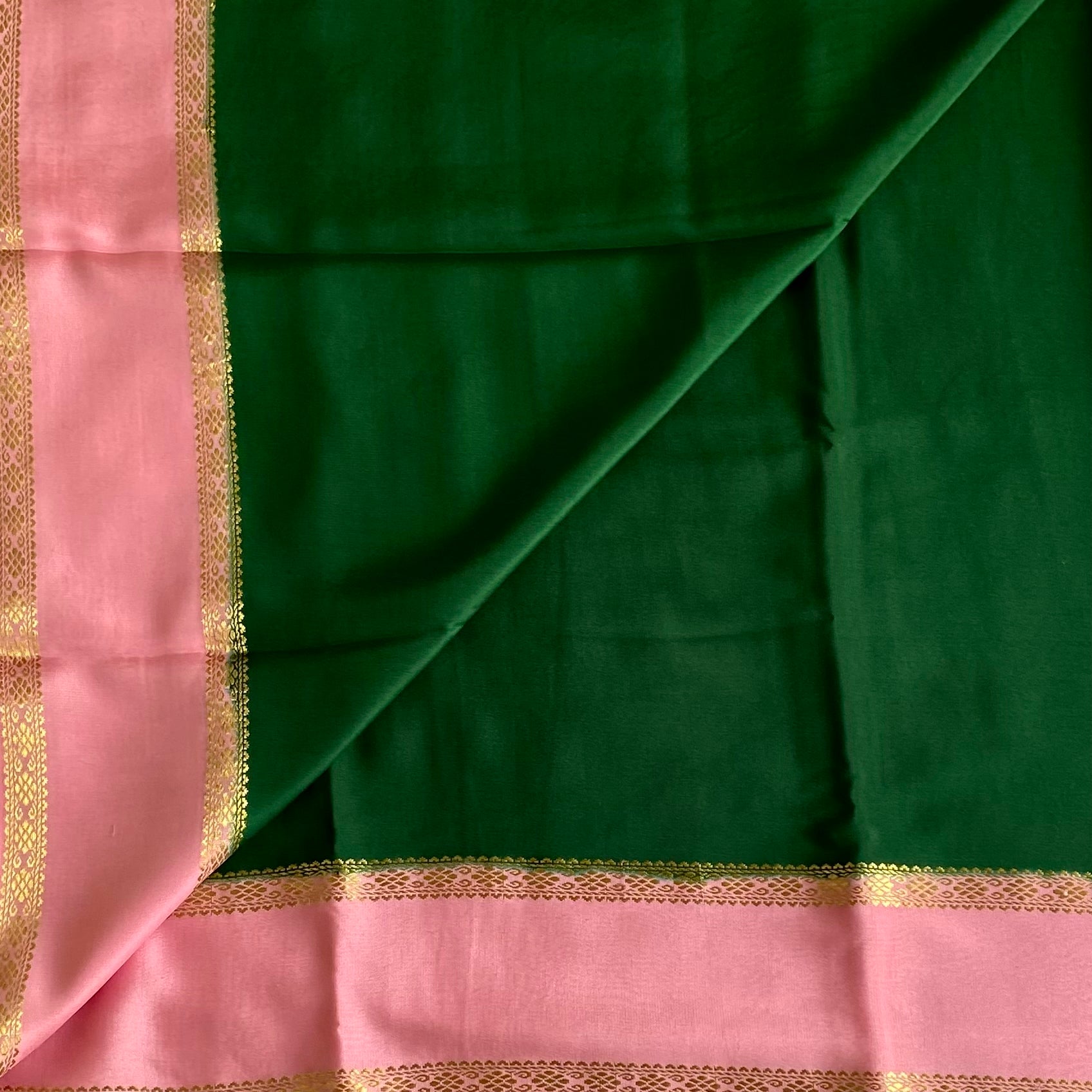 Bottle Green Mysore Crepe Silk Saree With Rose Pink Pallu