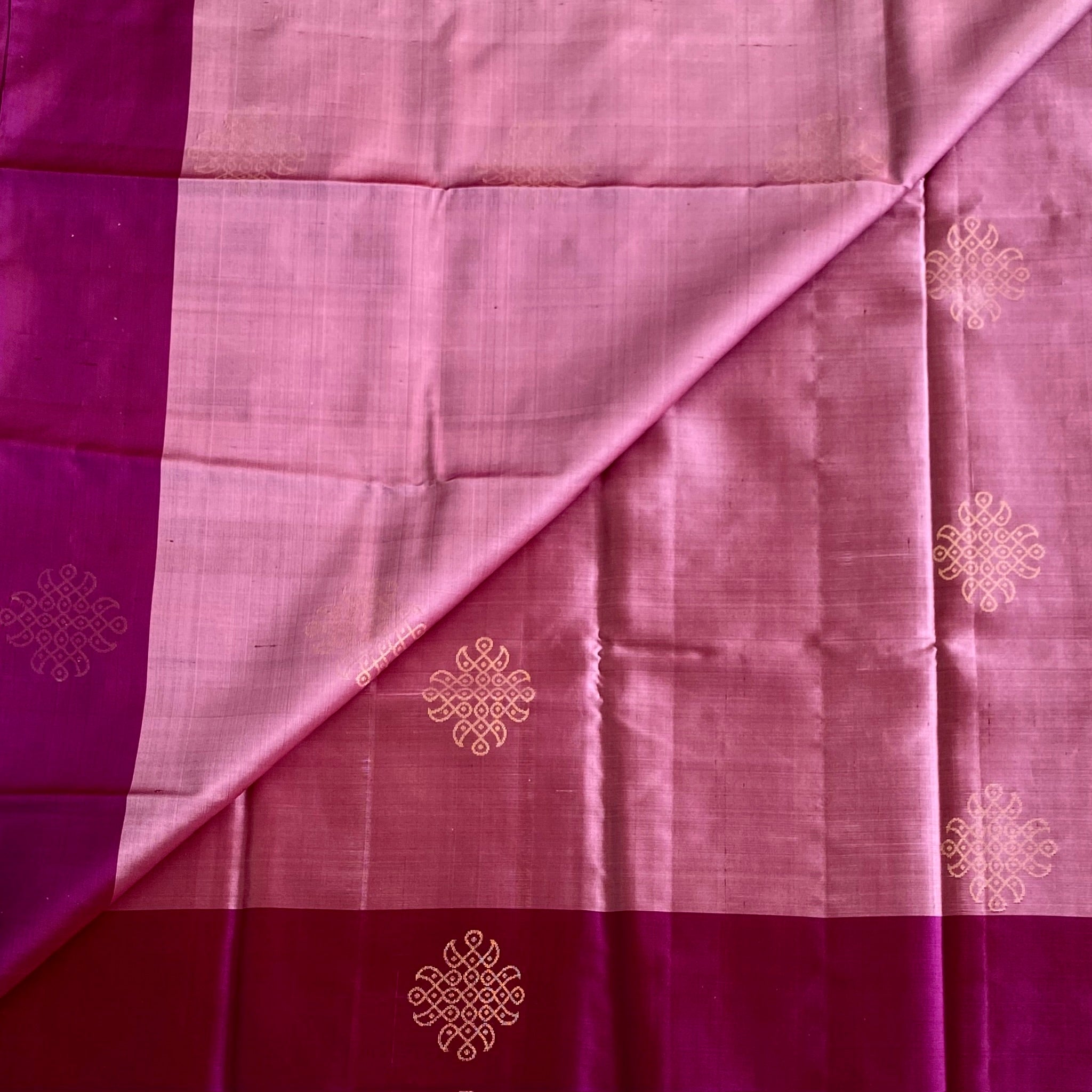 Pastel Metallic Rose Pink Designer Pure Silk With Berry Pink Pallu & Kollam Buttas