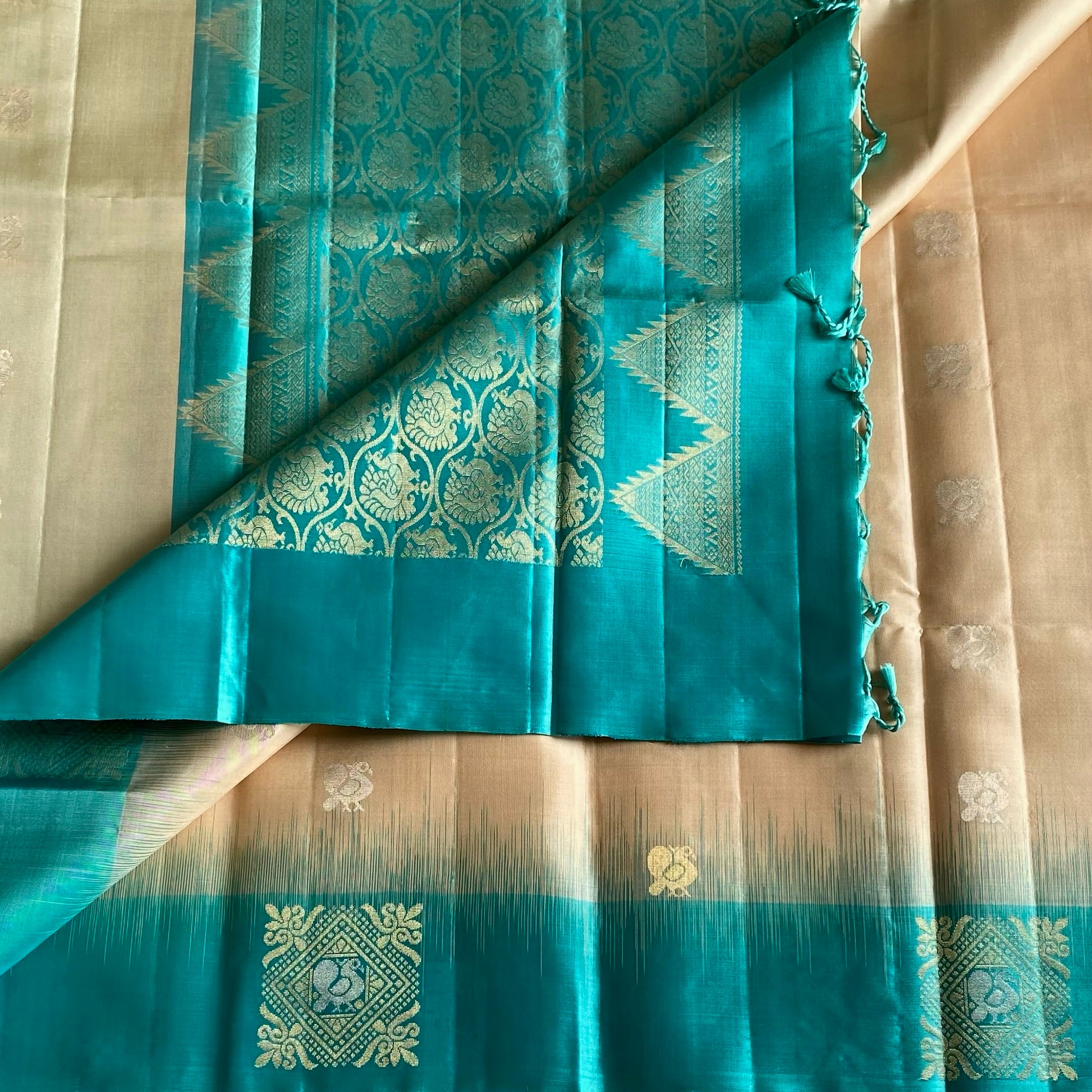 Pearl Beige Designer Pure Silk Saree With Rich Turquoise Blue