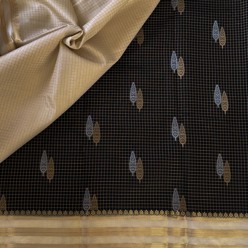 Cream Black Silk Saree Gold Zari Paisley Brocade Contrast Border