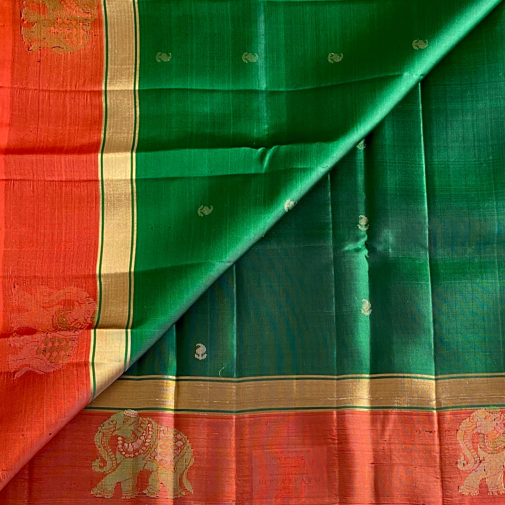 Bottle Green Designer Pure Silk With Kanakambari Pallu Elephant Border