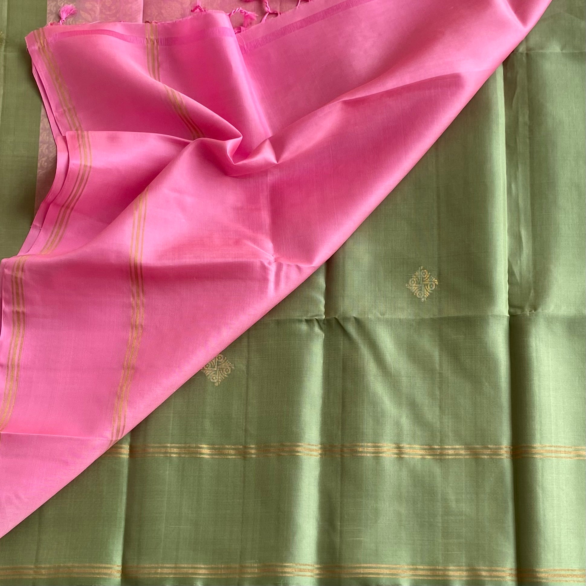 Sage Green Designer Pure Silk Saree With Rose Pink Pallu