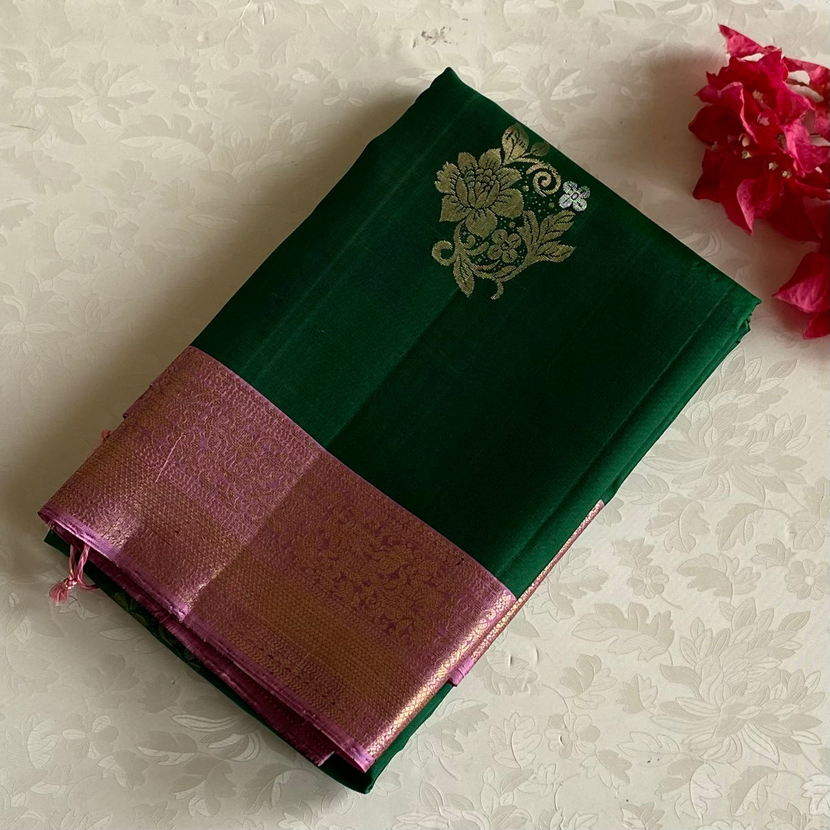 Emerald Green Designer Pure Silk Saree With Onion Pink Pallu