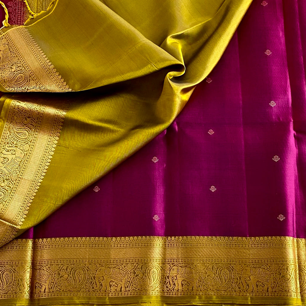Stunner Magenta Designer Pure Silk Saree With Olive Green Pallu