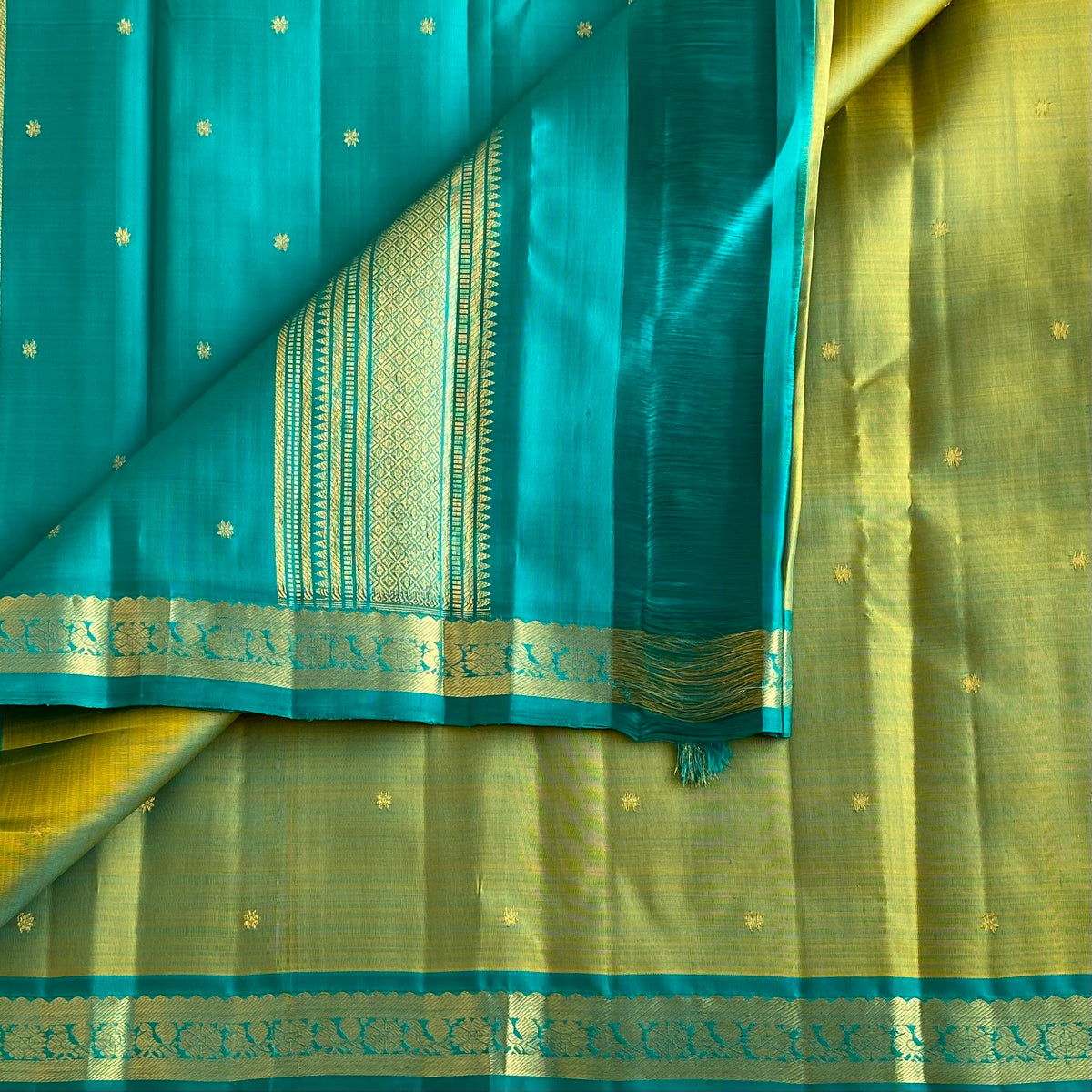 Dual Shaded Olive Green & Turquoise Kanjeevaram Pure Zari Silk Saree