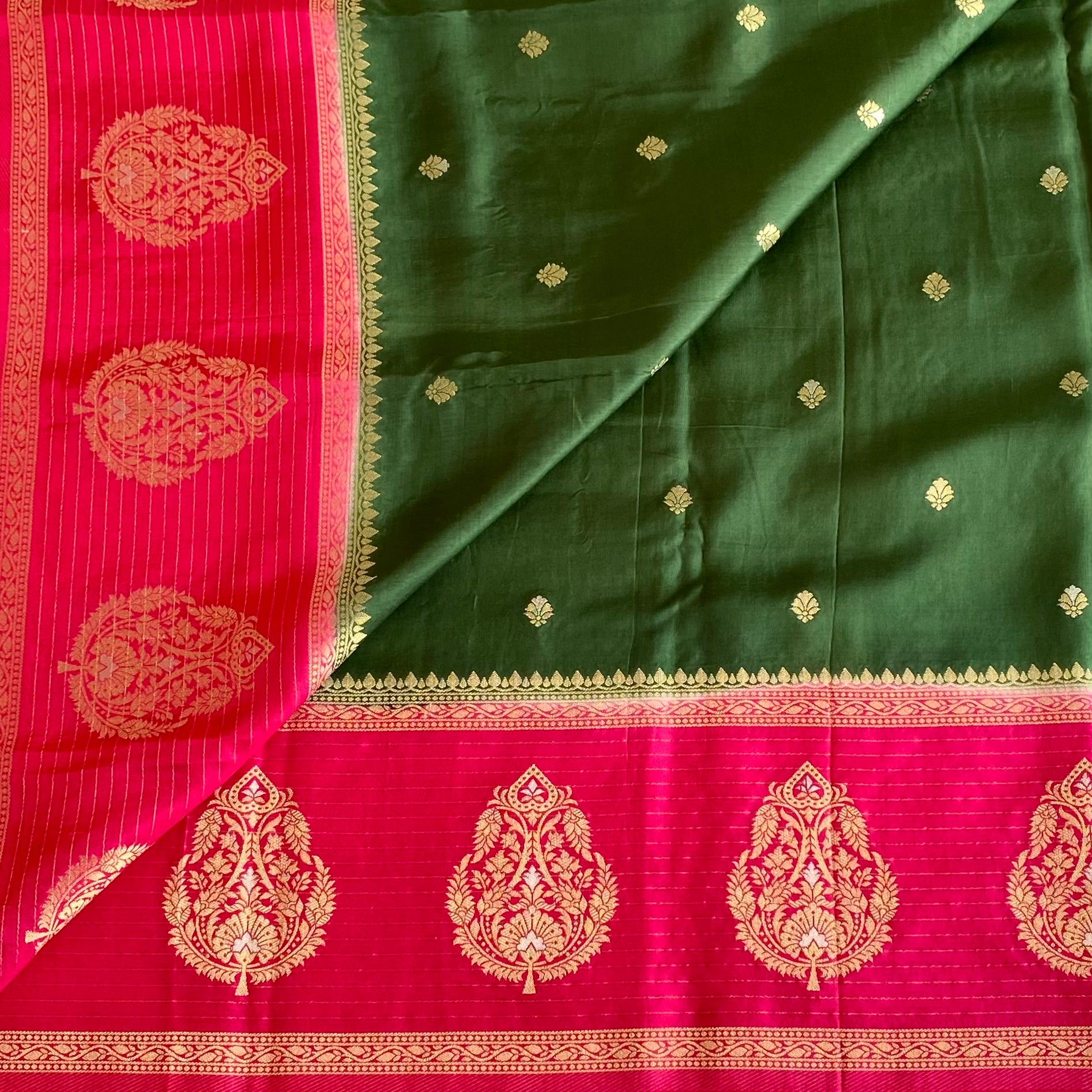 Deep Forest Green Soft Tussar Silk Saree With Rani Pink Pallu