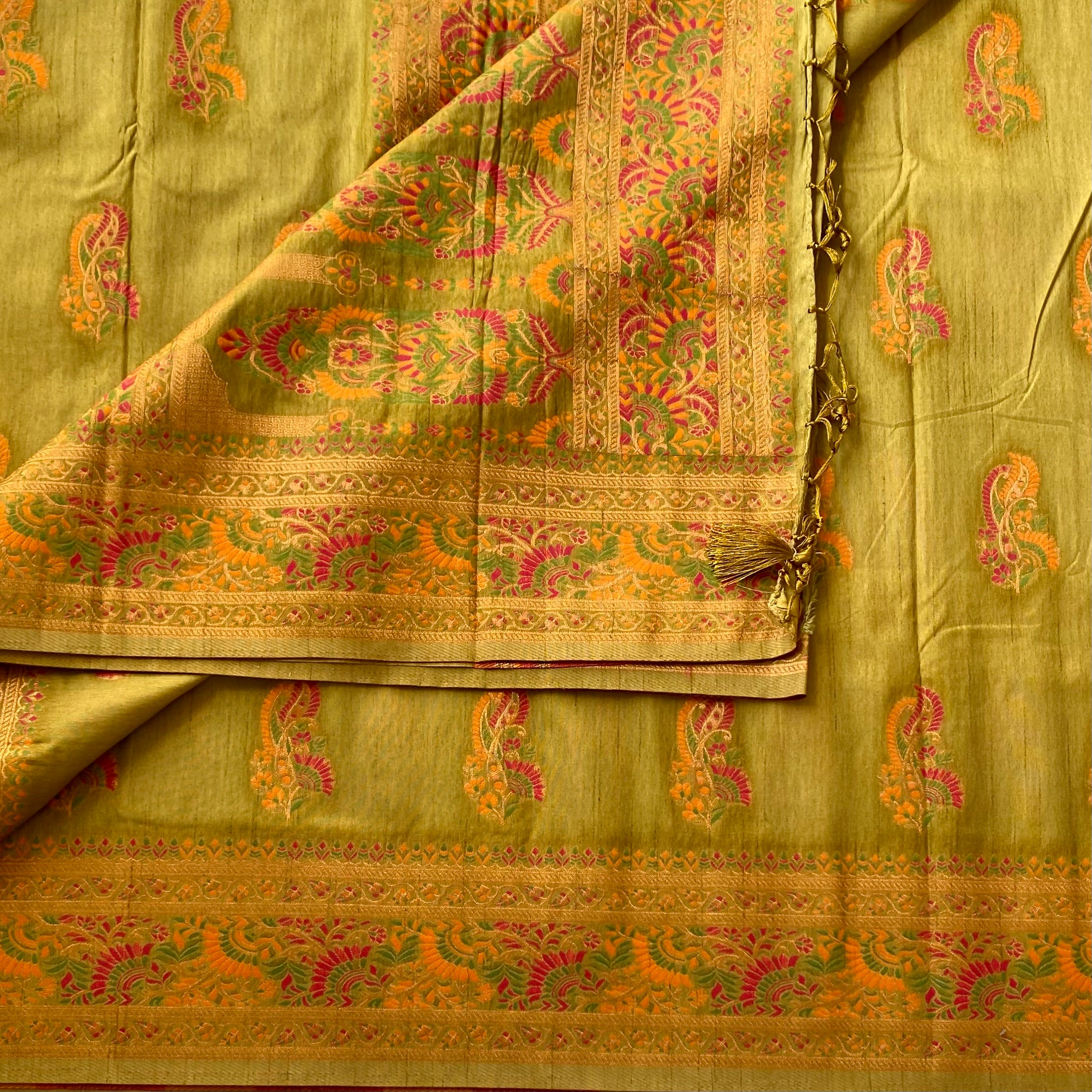Traditional Olive Green Silk Paisley Saree Gold Zari Floral Border