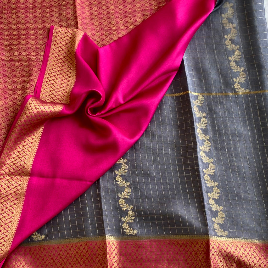 Mysore Crepe Silk Cloud Grey Saree With Rani Pink Pallu