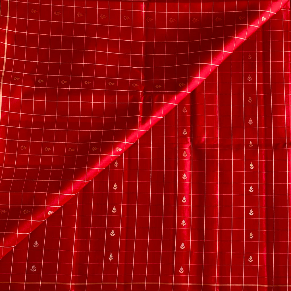 Scarlet Red Designer Pure Silk Saree With Champagne Gold Pallu
