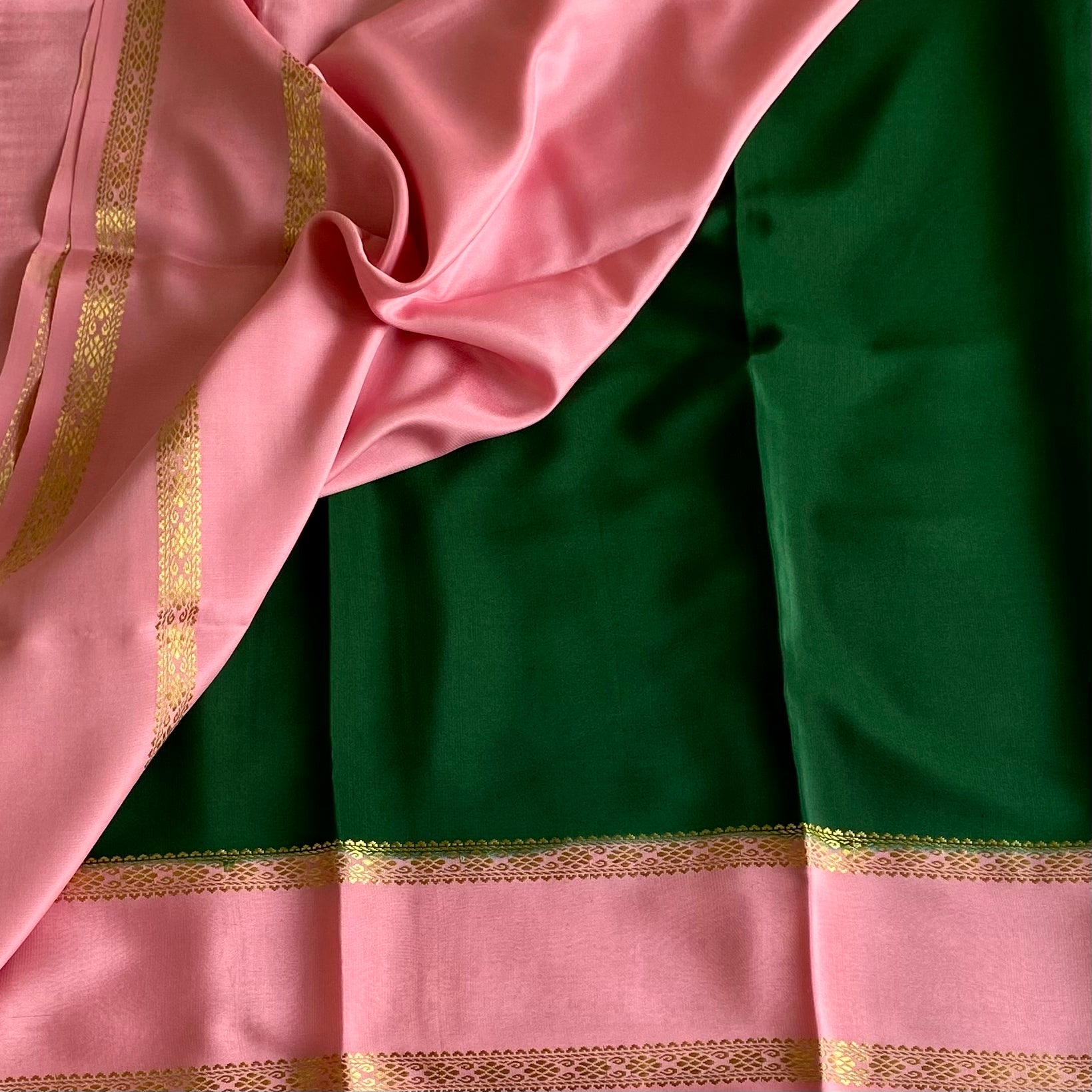 Bottle Green Mysore Crepe Silk Saree With Rose Pink Pallu