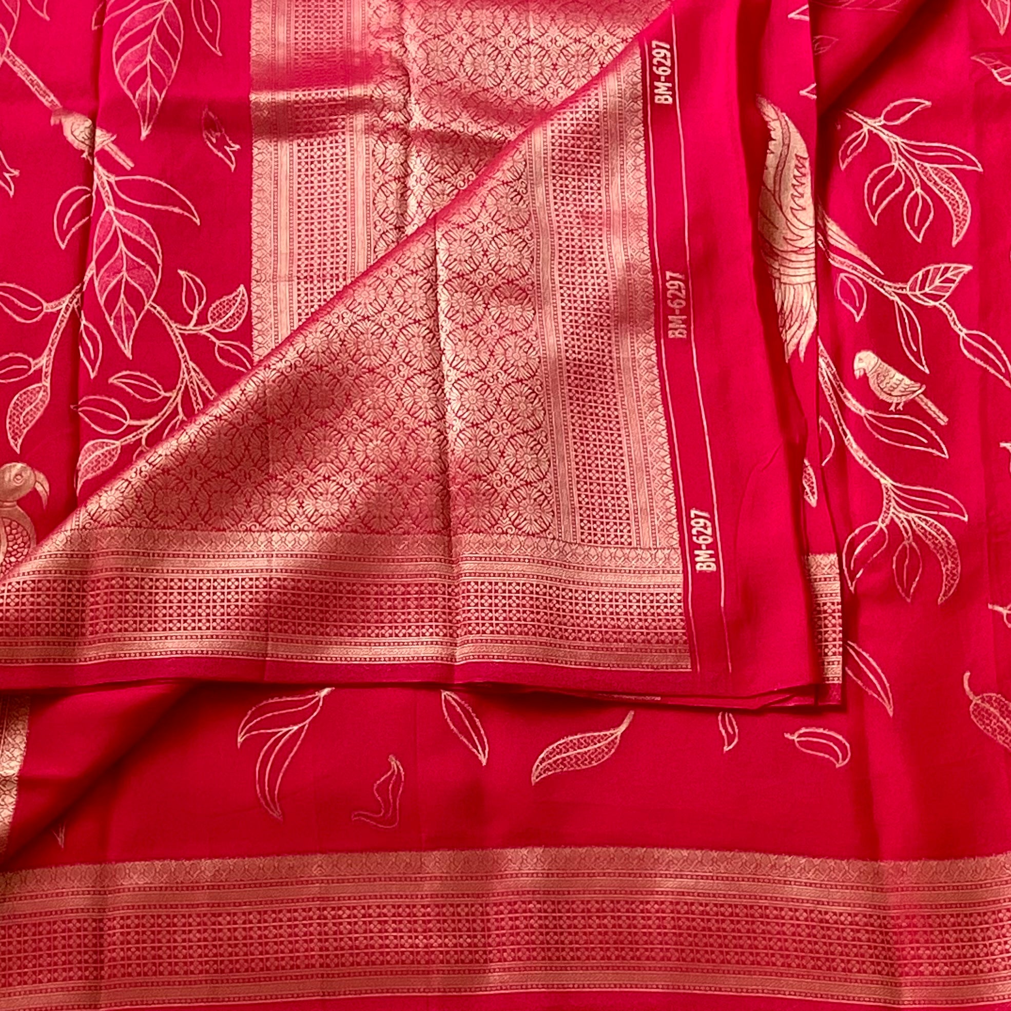 Scarlet Silk Saree Gold Bird Leaf Woven Pallu Border Elegant Traditional