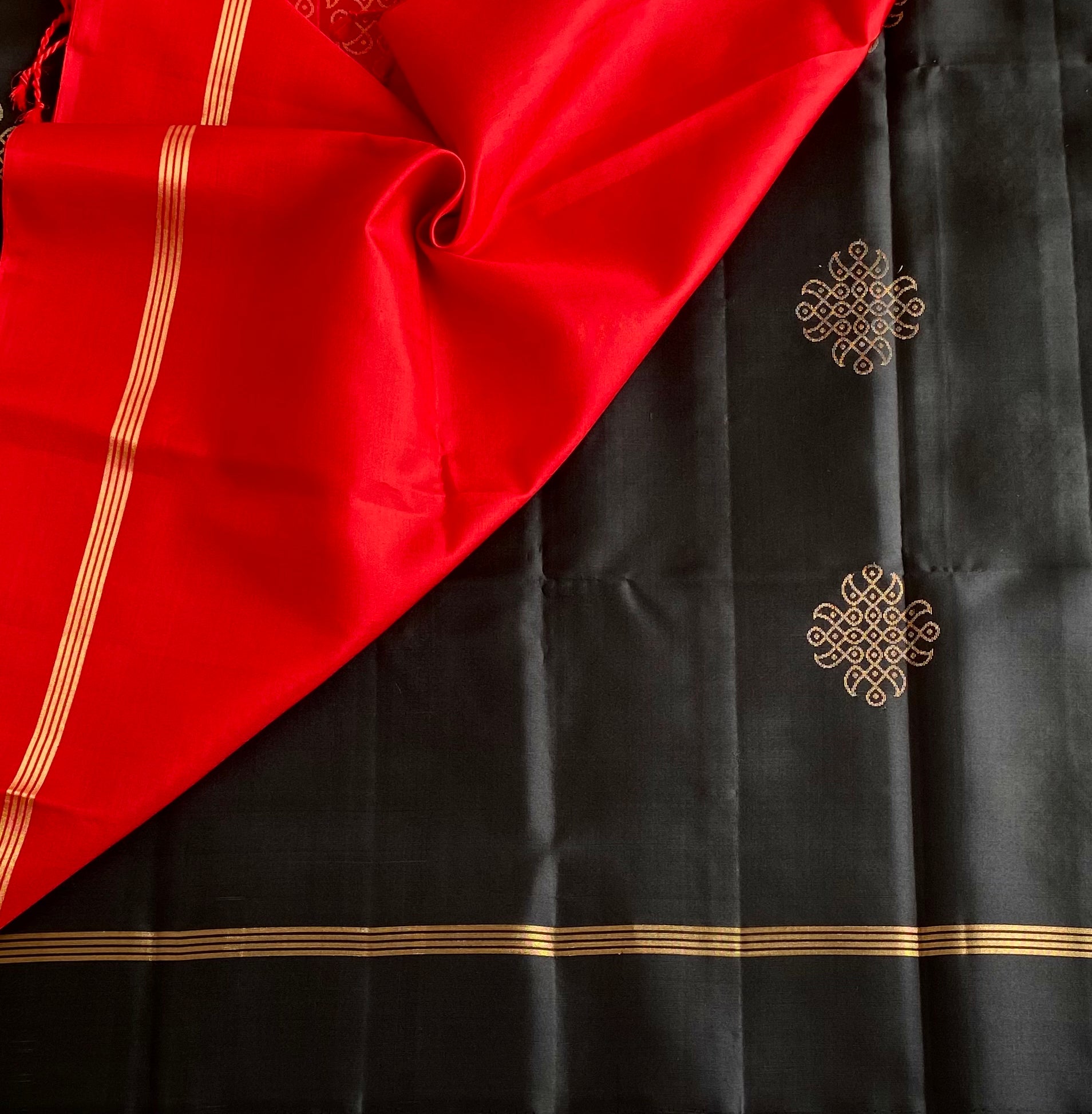 Jet Black Designer Pure Silk Saree With Scarlet Red Kollam Zari
