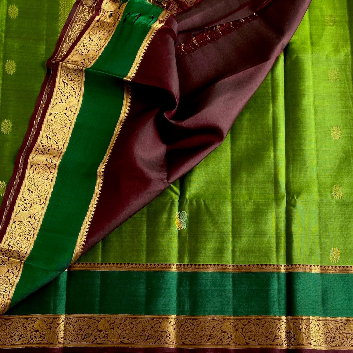 Leaf Green Designer Pure Silk Saree With Plum Purple Pallu