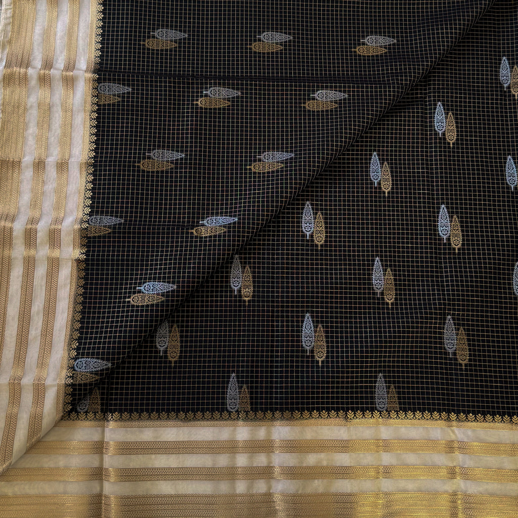 Cream Black Silk Saree Gold Zari Paisley Brocade Contrast Border