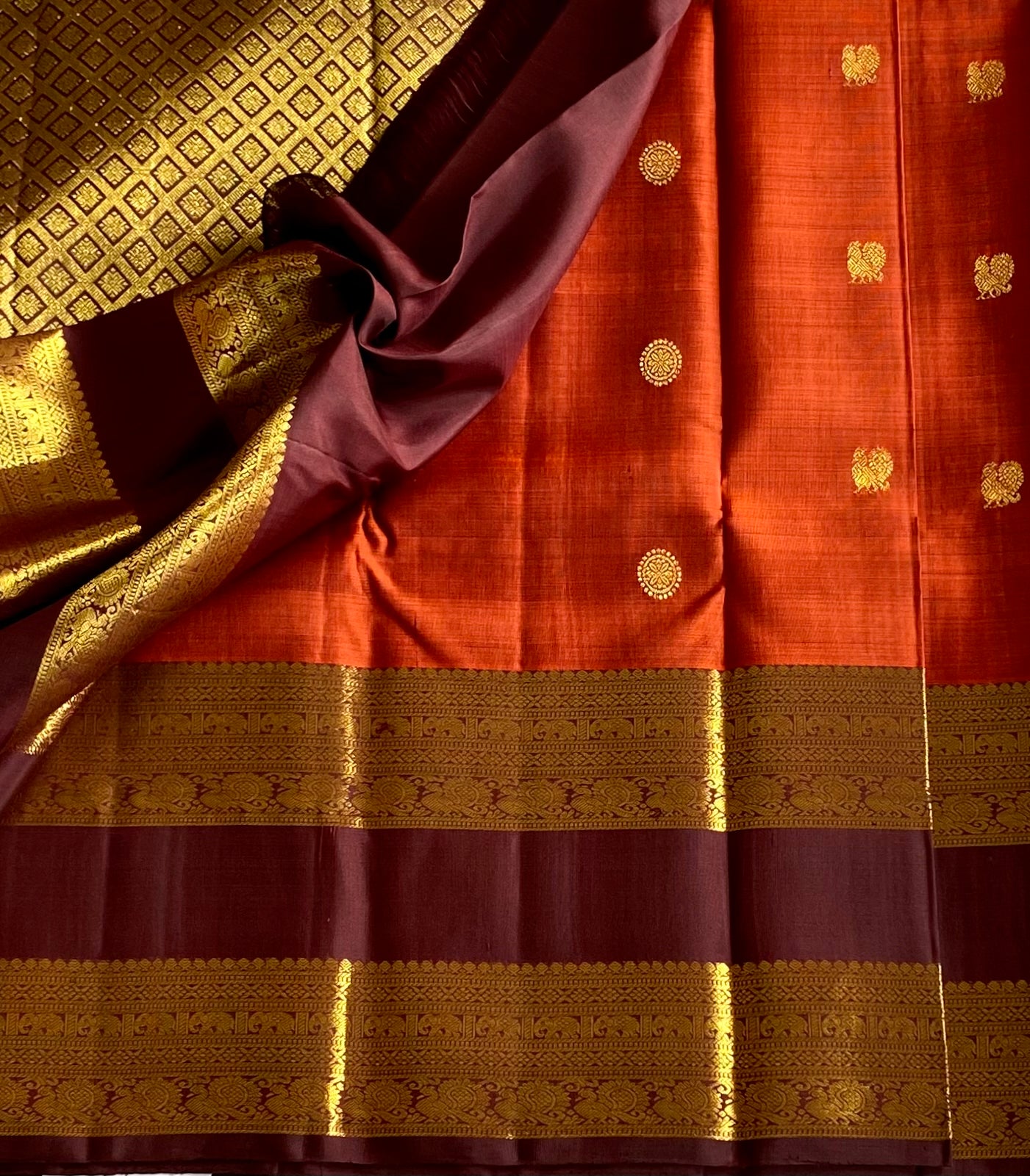Deep vintage rust with wine brown retta pett designer Kanjeeram silk