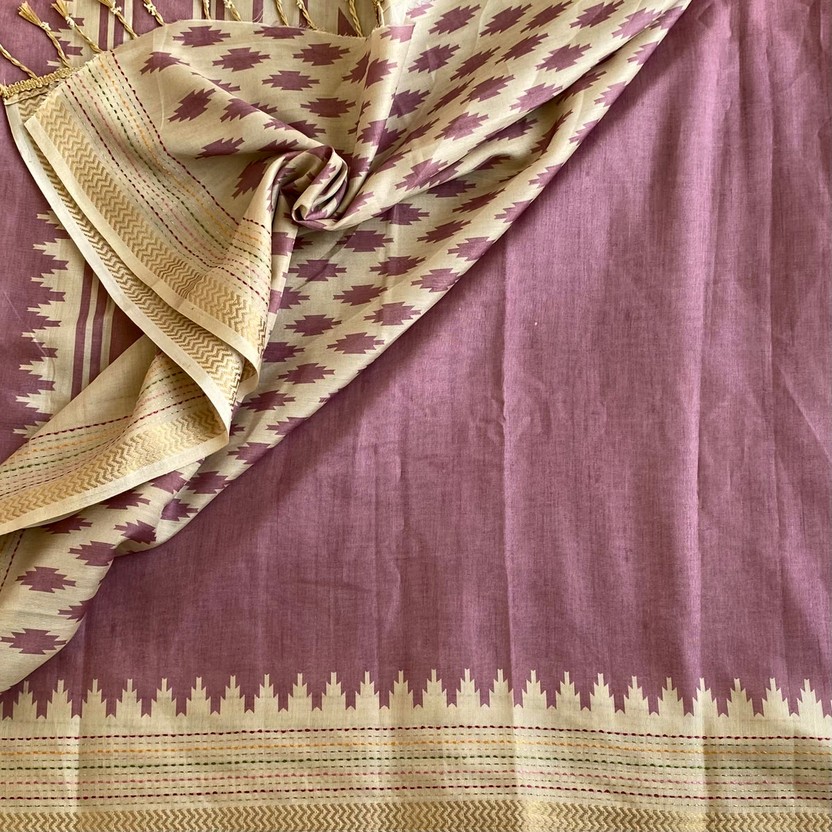 Dusty Mauve Soft Tussar Silk Saree With Antique Cream Pallu