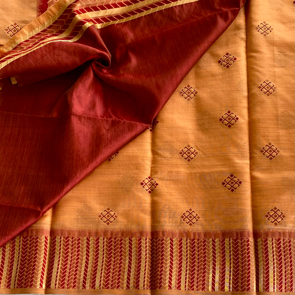 Peach Magenta Zari Striped Pallu Diamond Motif Traditional Silk Saree
