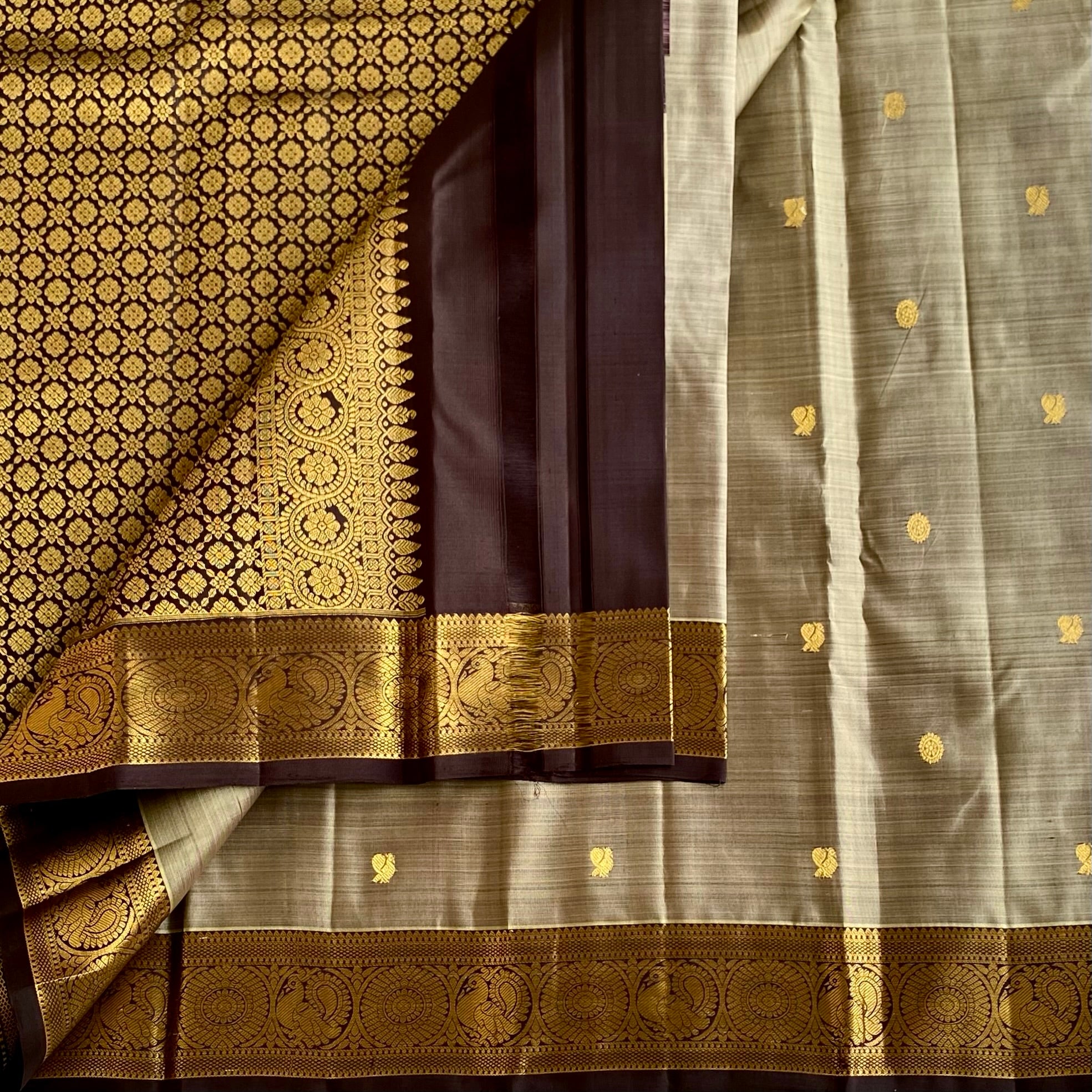 Metallic Grey Kanjeevaram Pure Zari Silk Saree With Chocolate Brown Pallu