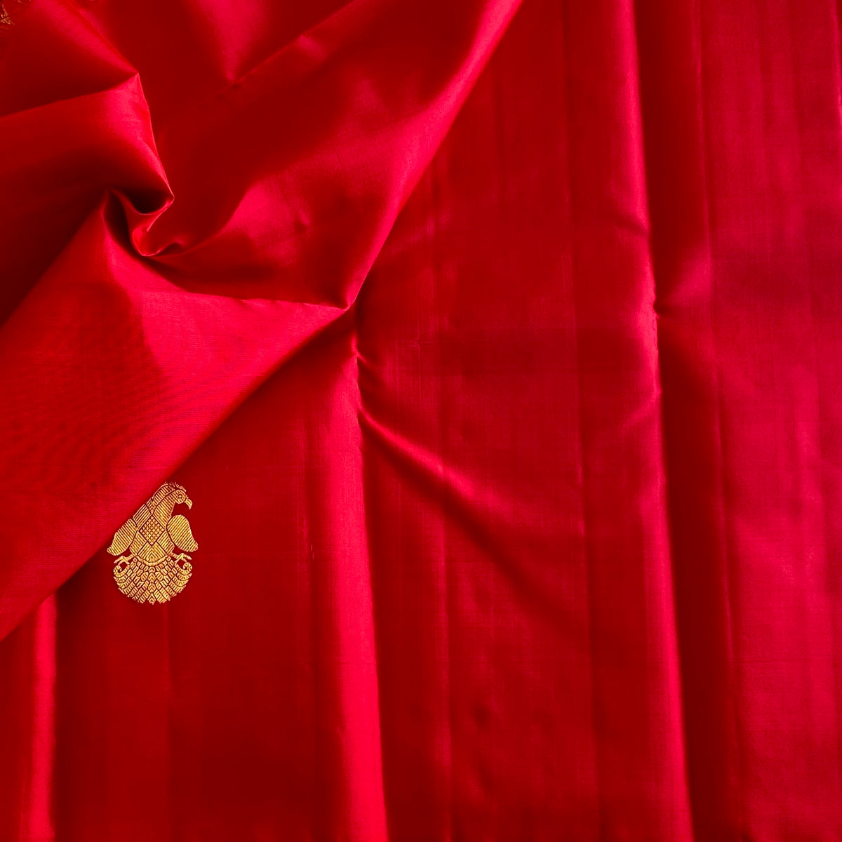 Lustrous Red Kanjeevaram Pure Zari Silk Saree With Intricate Gold Zari Pallu