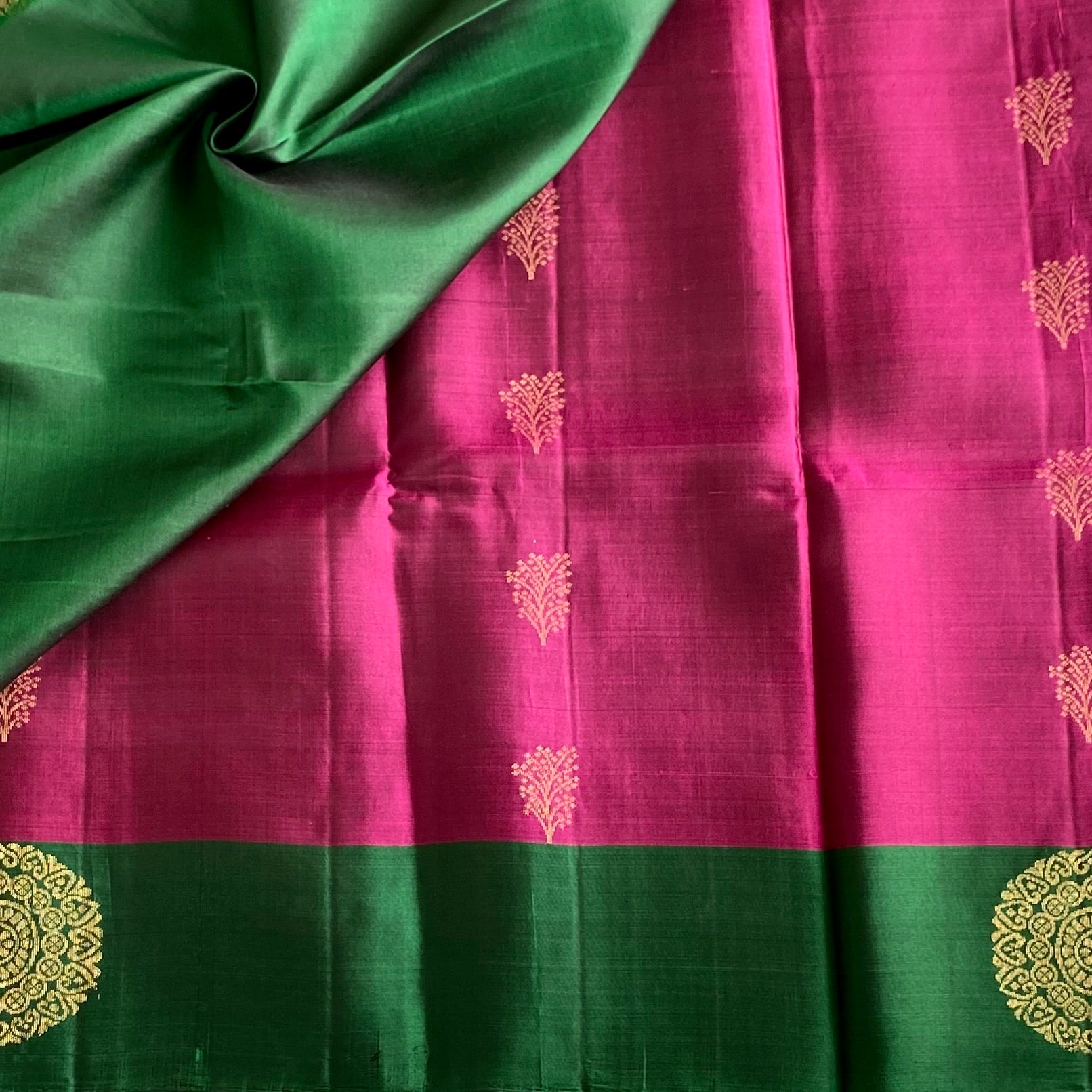 Jewel Magenta Designer Pure Silk Saree With Emerald Green Border Gold Jaal