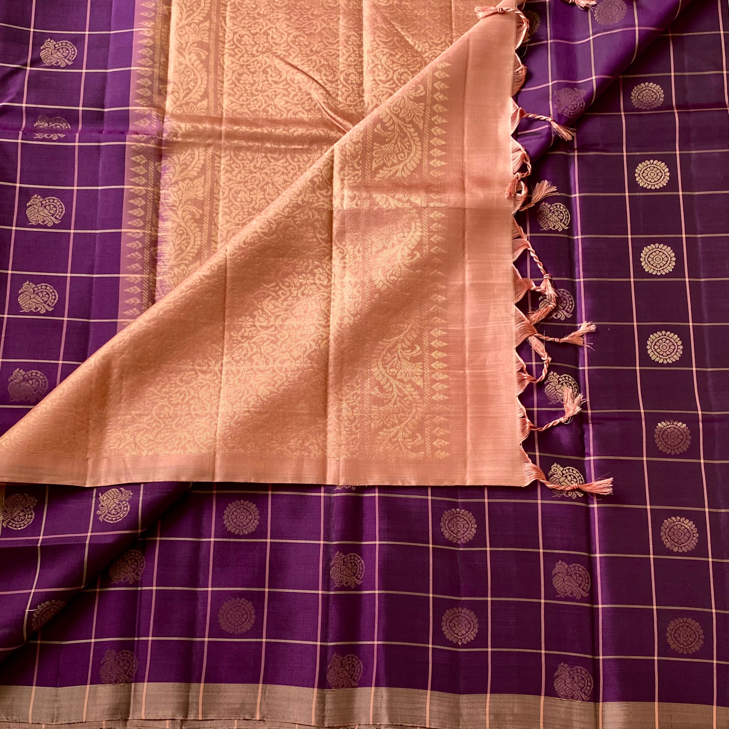 Classy purple with metallic mauve stunner checkered pure silk