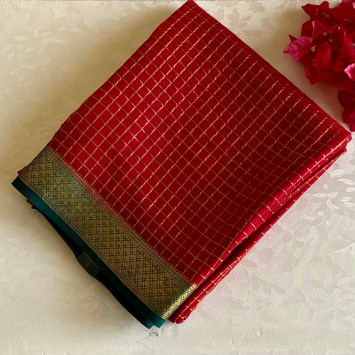 Tomato Red Checkered Mysore Crepe Silk Saree With Stunner Teal Pallu
