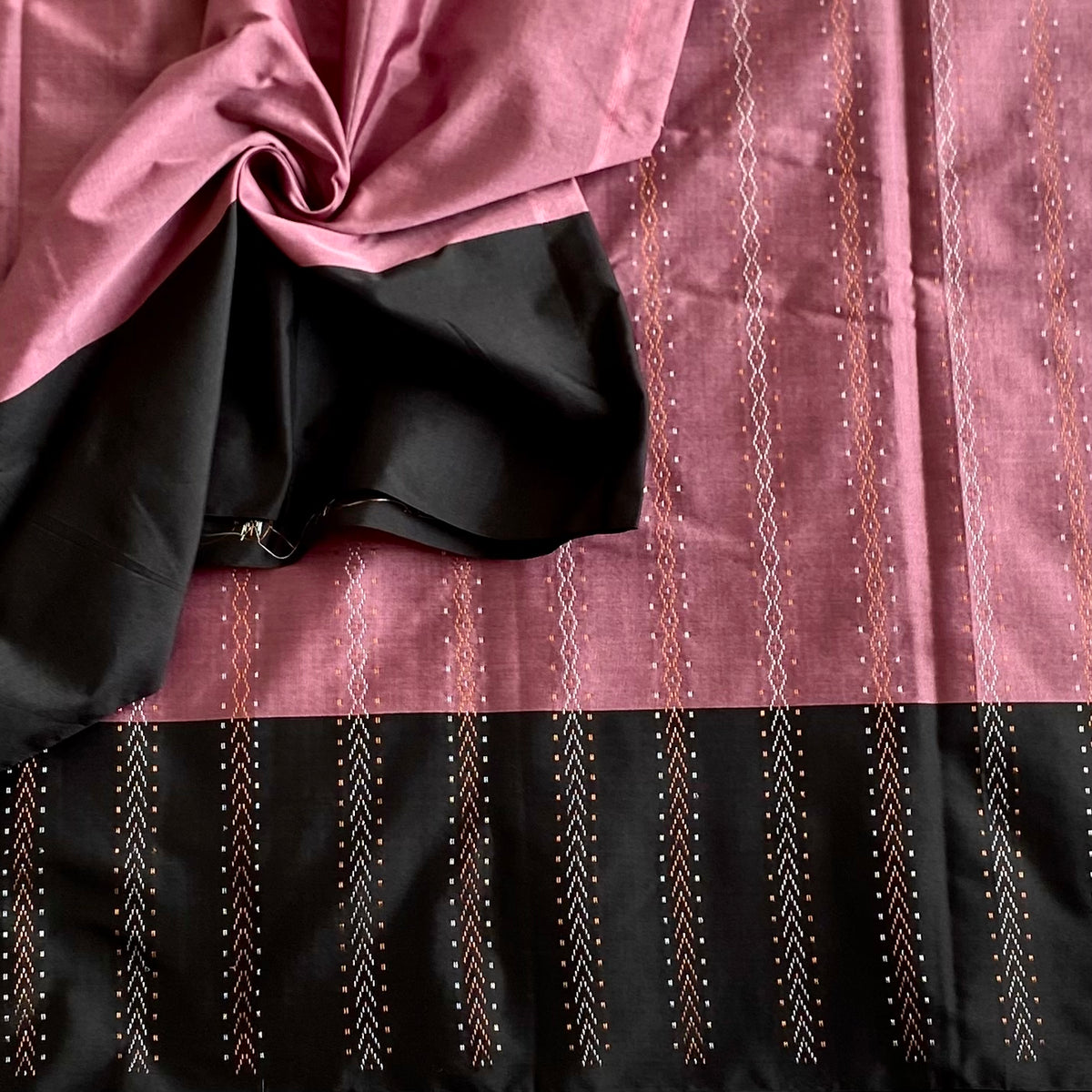 Dusty Mauve Soft Mixed Silk Saree With Black Pallu