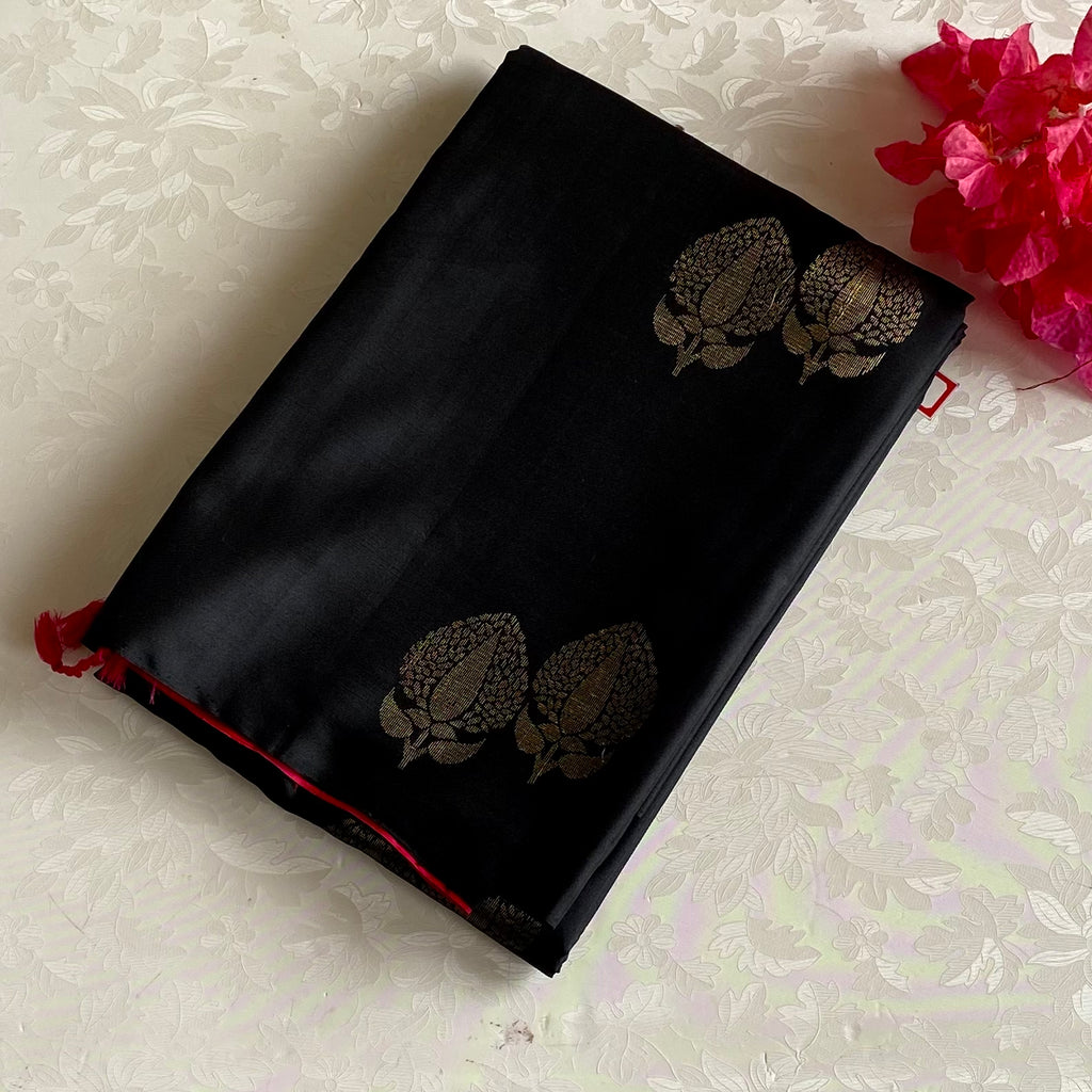 Jet Black Designer Pure Silk Saree With Pinkish Red Pallu