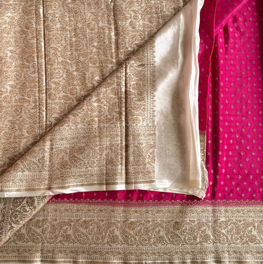 Magenta Ivory Paisley Zari Woven Saree Traditional Festive Wear Elegant