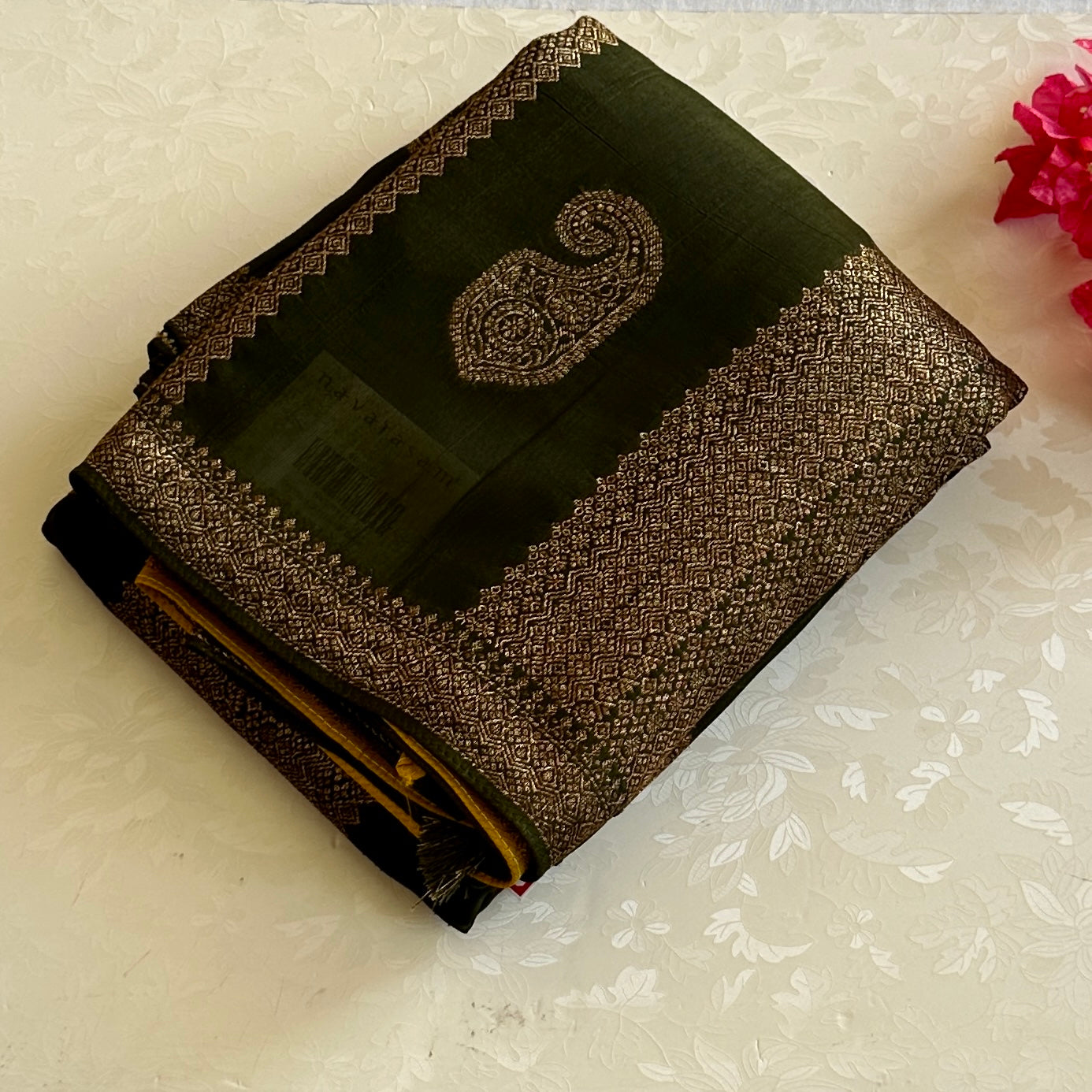 Deep Forest Green Silk Saree Antique Gold Paisley Zari Pallu
