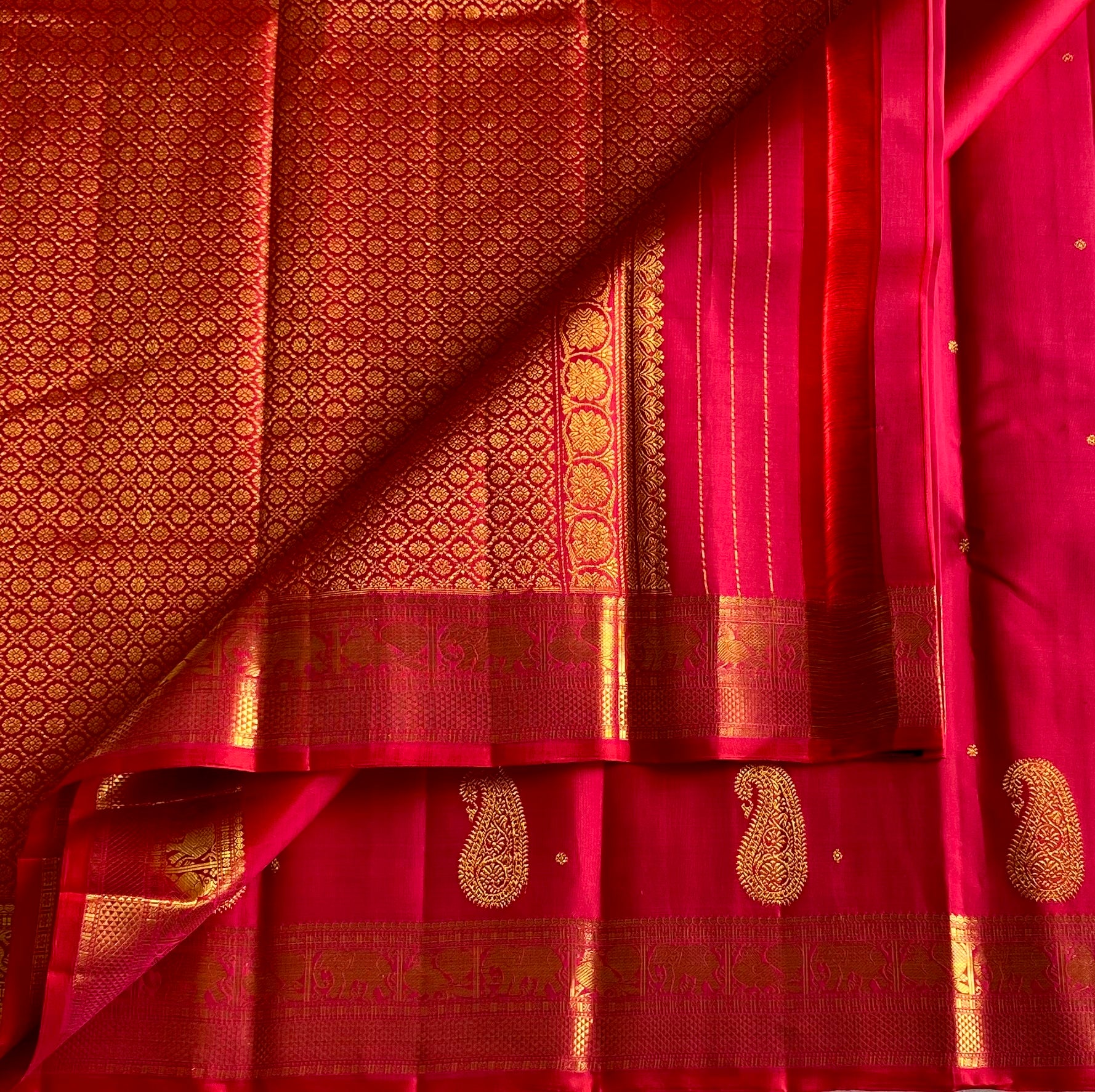 Scarlet Silk Zari Saree With Paisley Elephant Border Traditional Wedding Wear