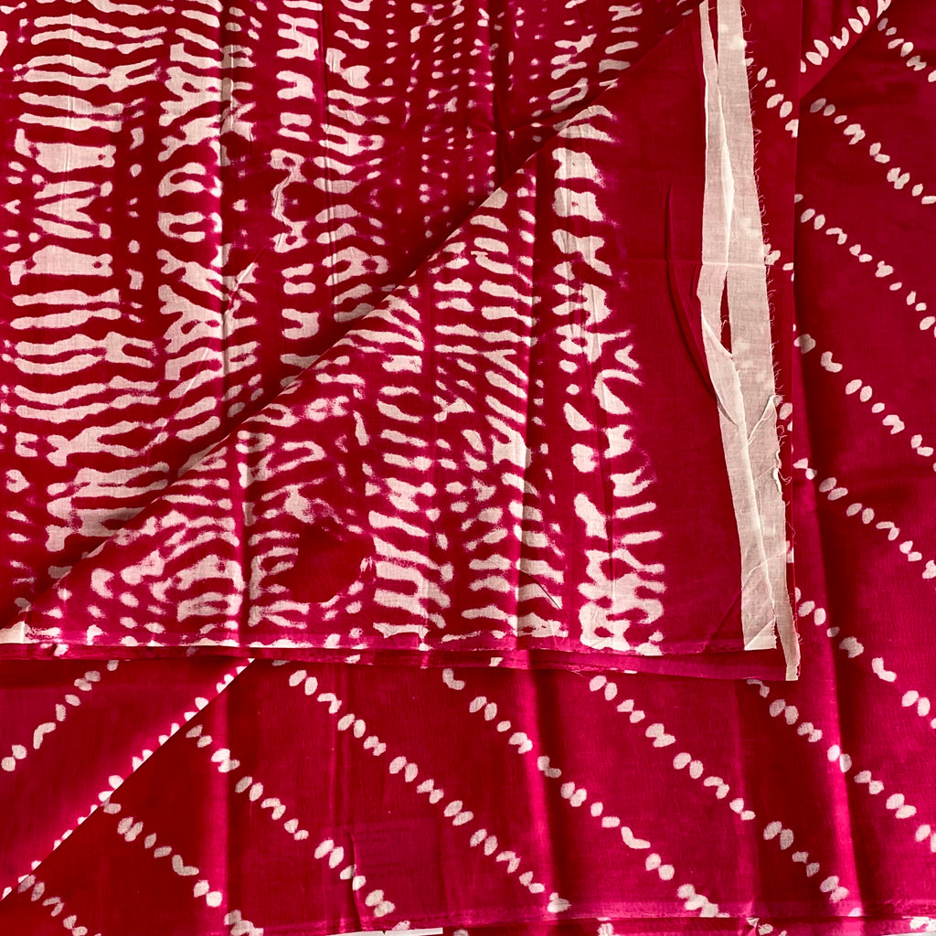 Magenta Bandhani Saree White Dotted Diagonal Pattern Soft Matte Finish