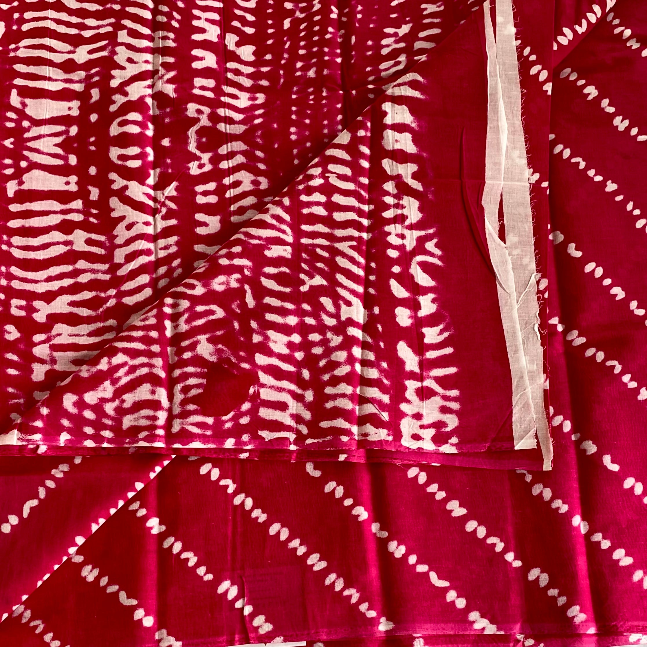 Magenta Bandhani Saree White Dotted Diagonal Pattern Soft Matte Finish