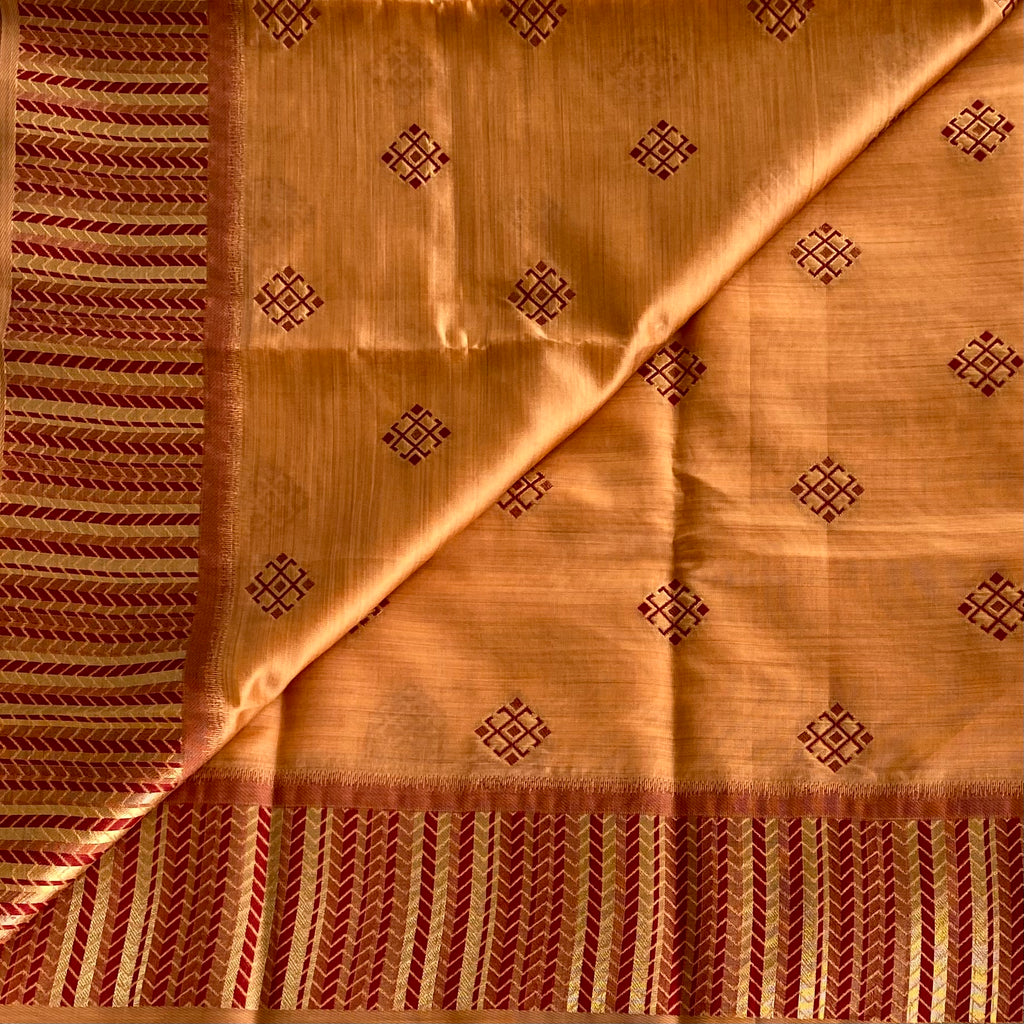Peach Magenta Zari Striped Pallu Diamond Motif Traditional Silk Saree