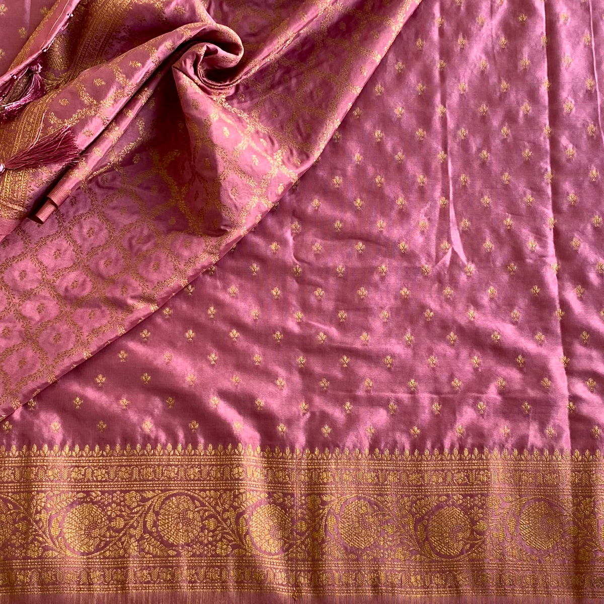 Deep Mauve Soft Satin Crepe Saree With Antique Gold Pallu