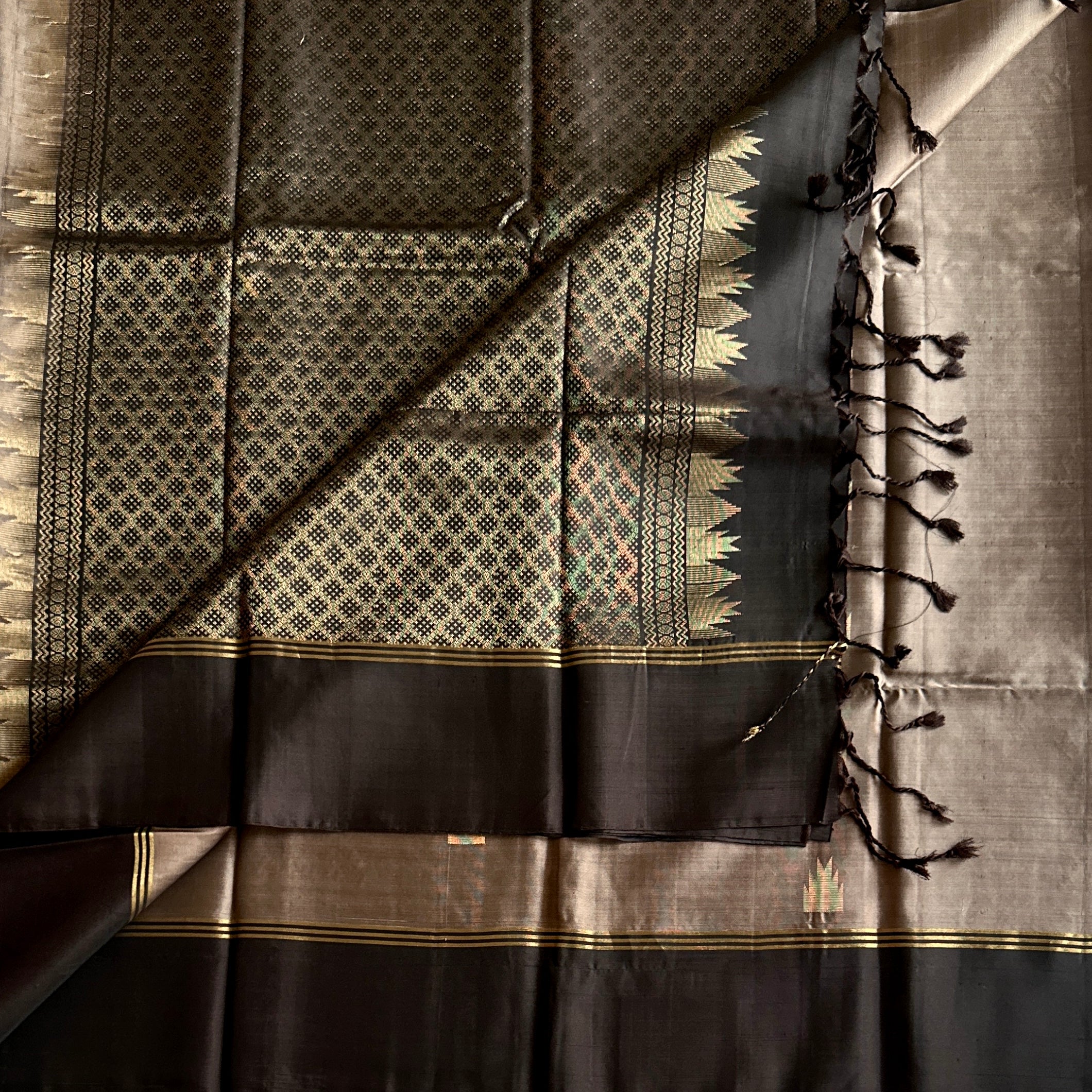 Dusty Mauve Silk Saree Deep Plum Pallu Antique Gold Zari