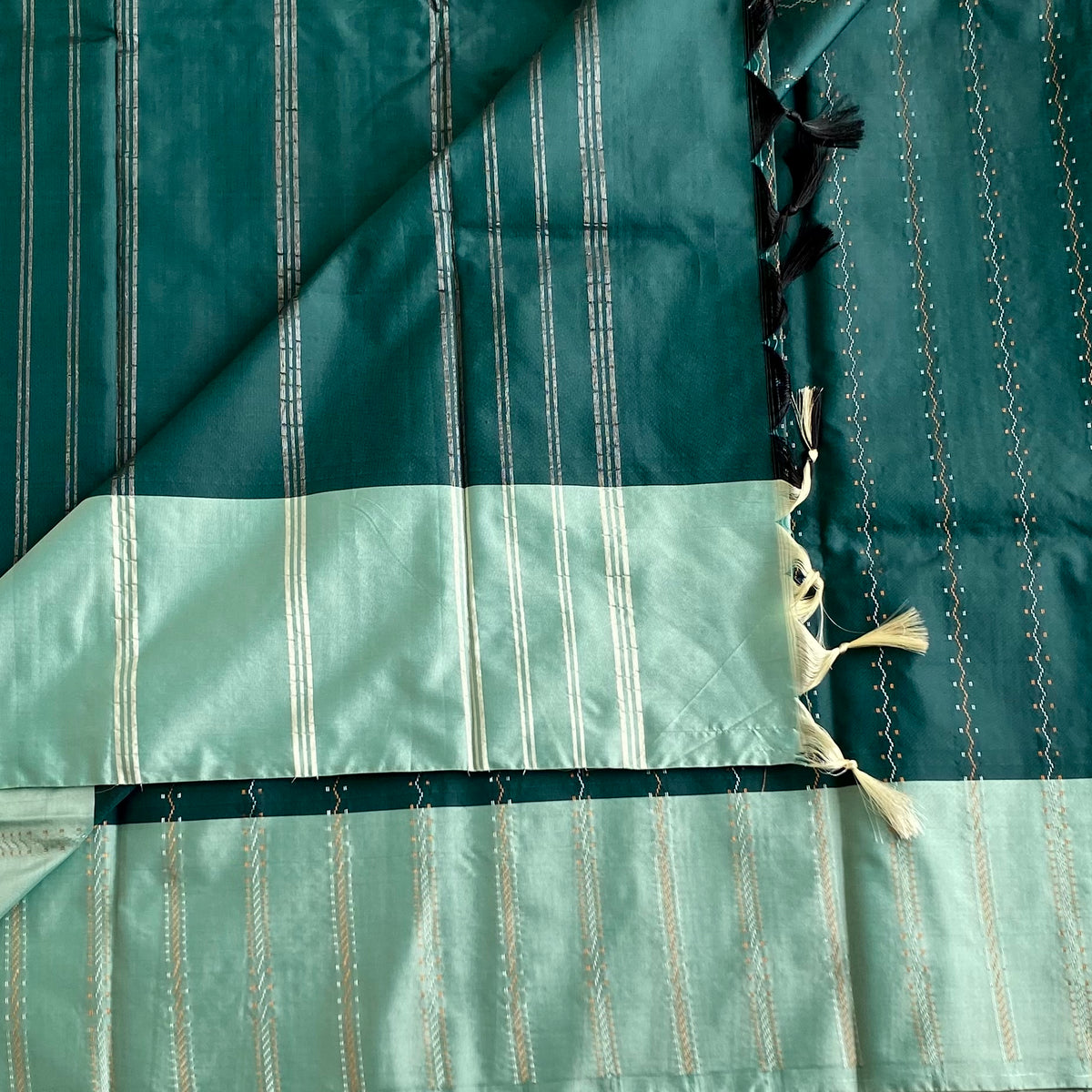 Deep Teal Green Soft Mixed Silk Saree With Seafoam Green Pallu