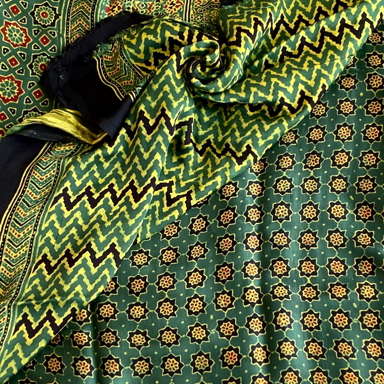 Forest Green Printed Silk Saree Olive Pallu Gold Zari Border