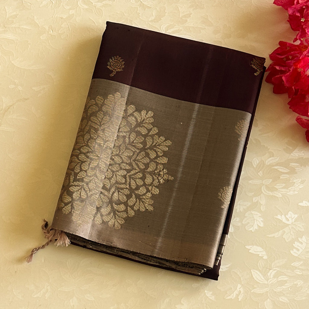 Burgundy Silk Zari Saree Antique Silver Pallu Traditional Festive Elegant