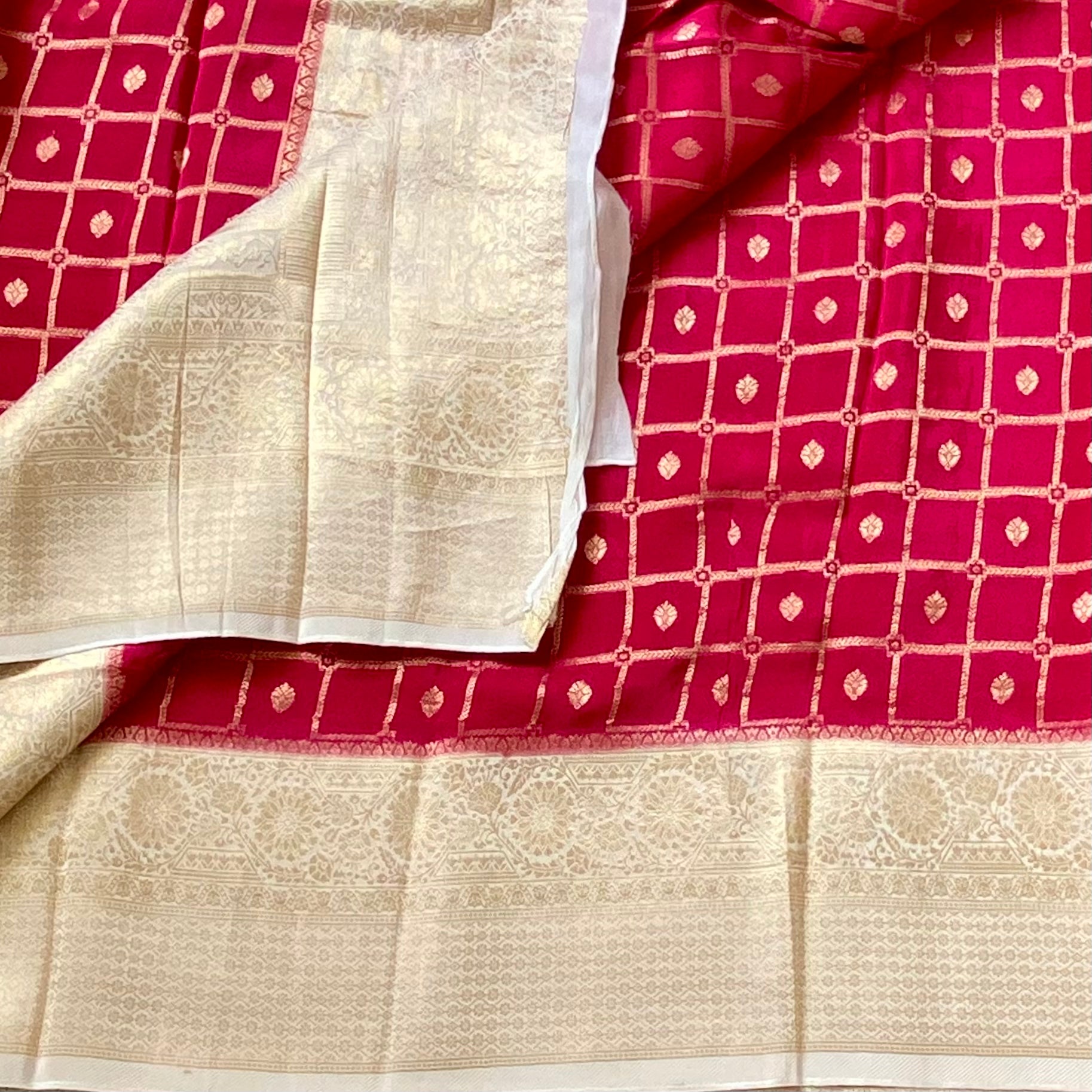 Cherry pink with Ivory checkered soft crepe silk beauty