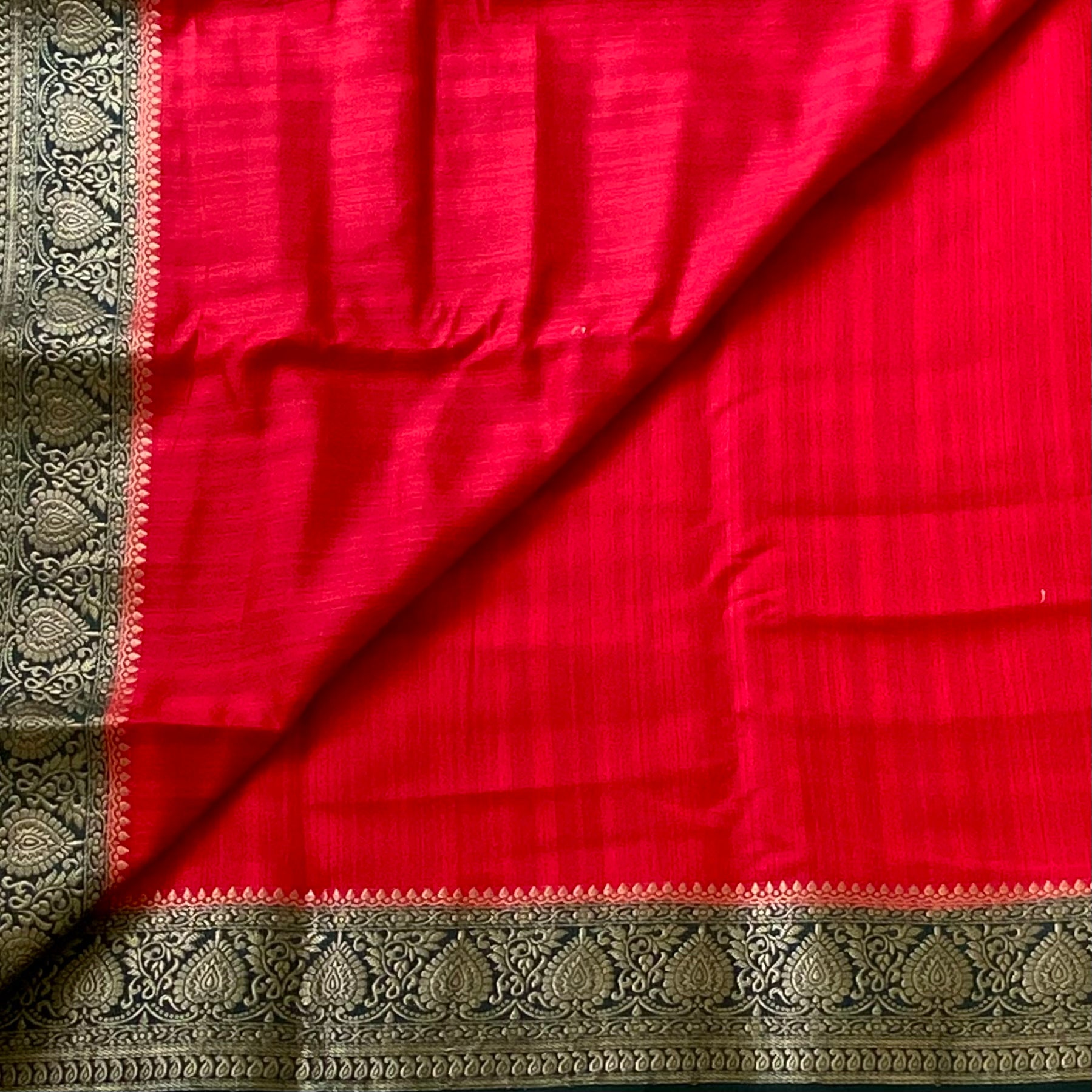 Crimson Red Silk Saree Antique Gold Pallu Forest Green Border