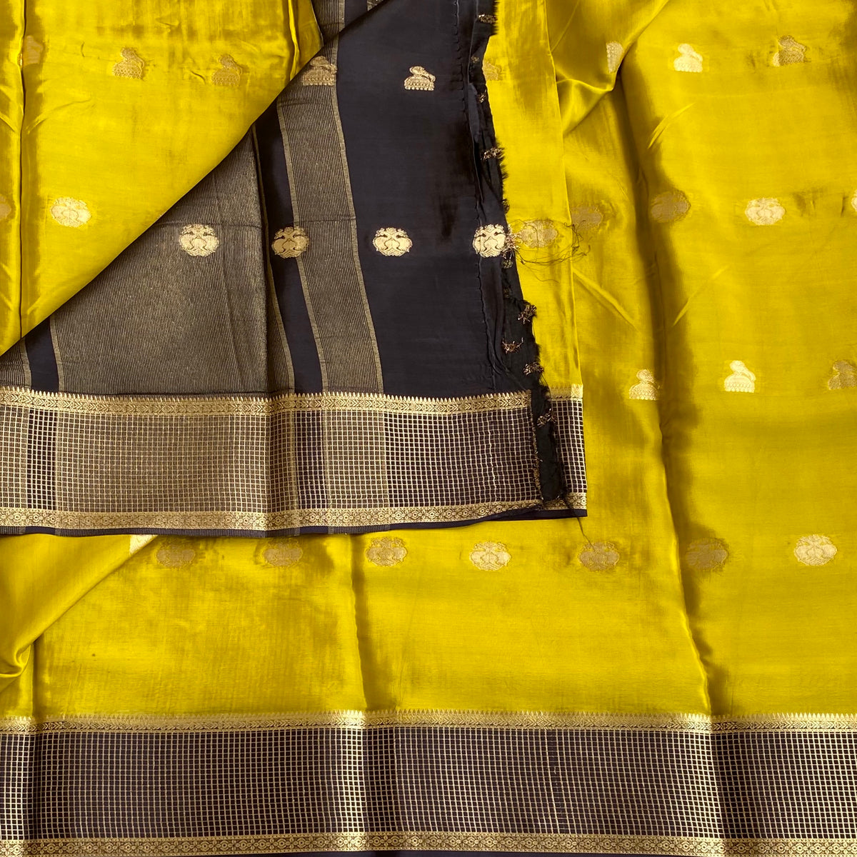 Lemon Yellow Soft Crepe Silk Saree With Jet Black Pallu