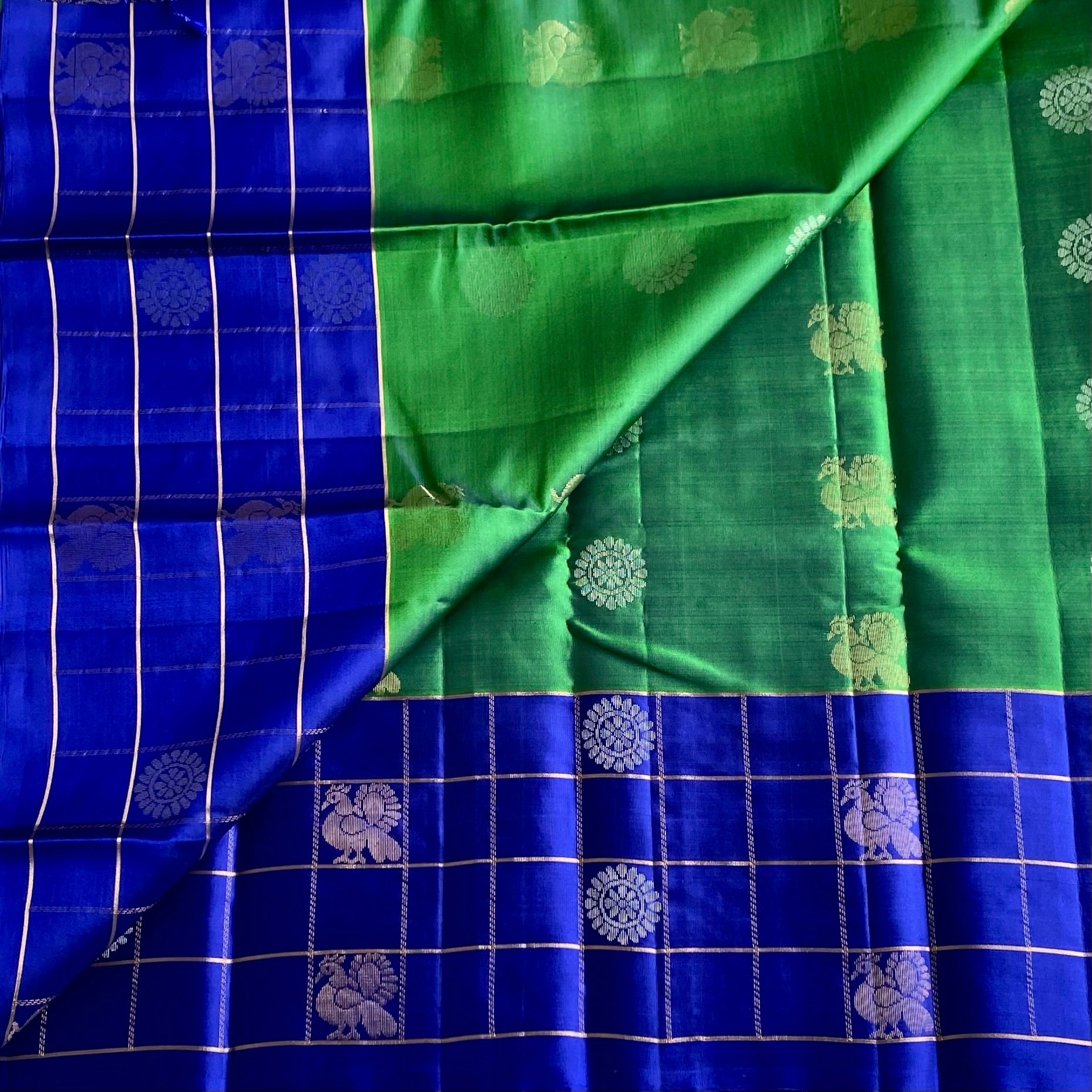 Spanish Green Designer Pure Silk Saree With Lapis Blue Pallu