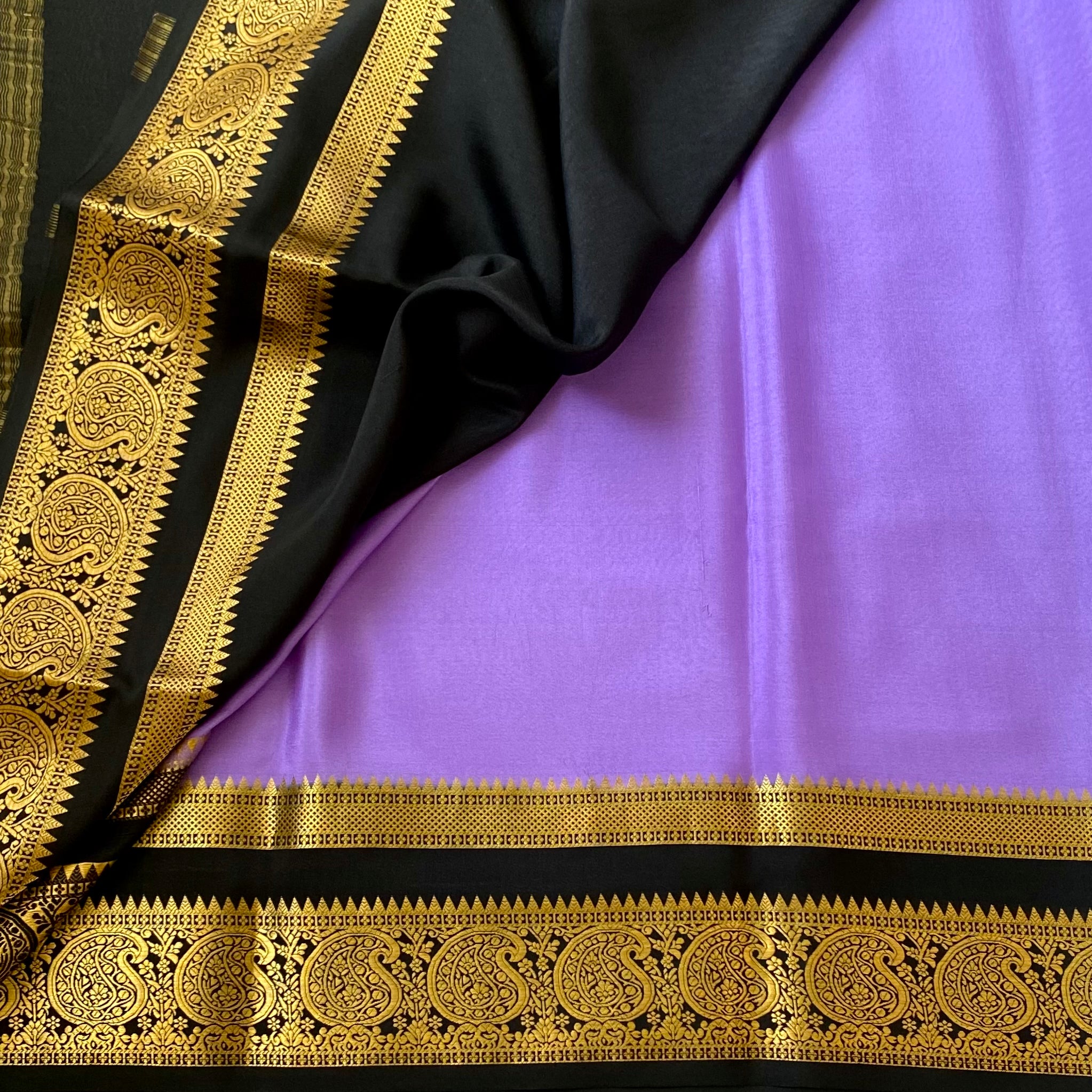 Elegant Orchid Purple Saree With Gold Paisley Border Black Contrast