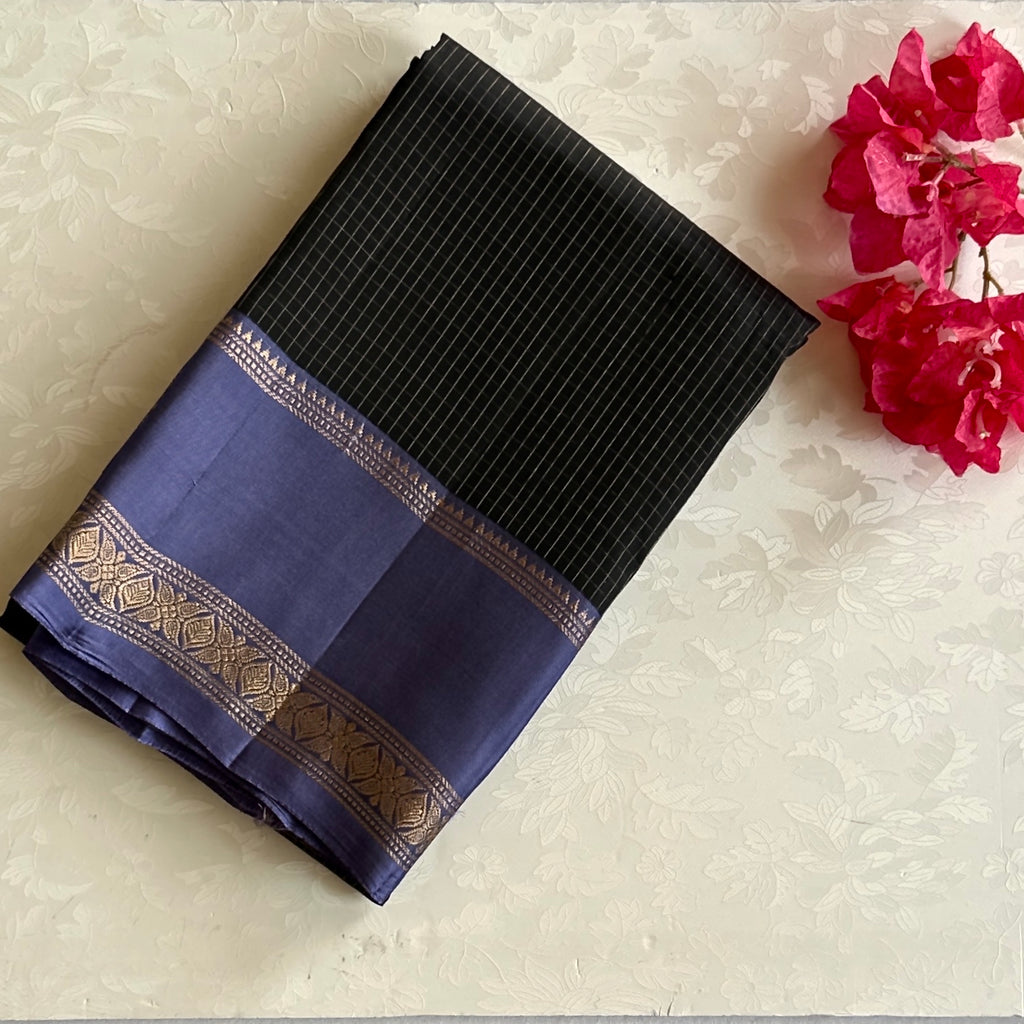 Lavender Purple Saree Gold Zari Geometric Pallu Floral Border Tassels