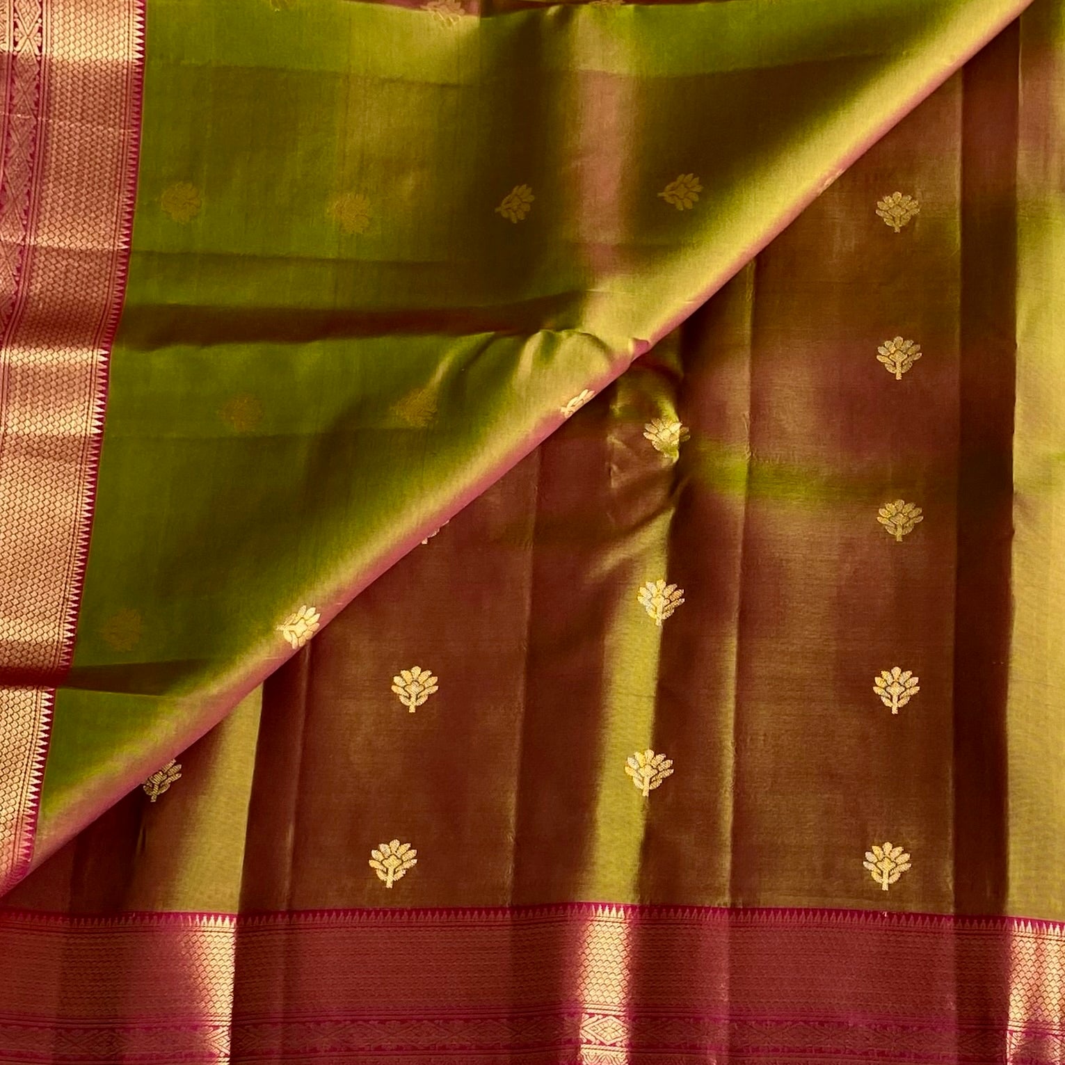 Dual Shaded Olive Green Designer Pure Silk Saree With Magenta Pallu