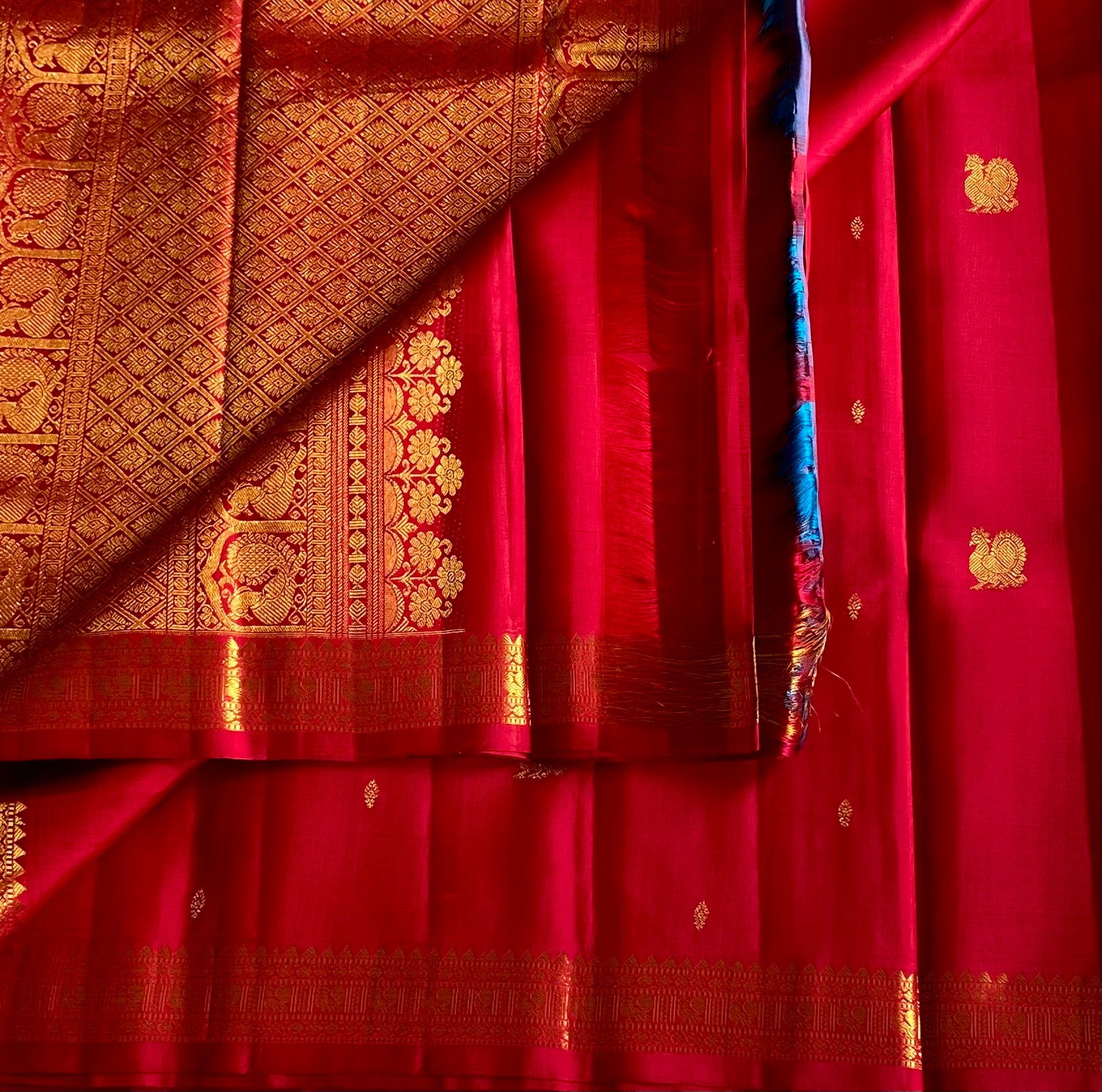 Fuchsia Zari Border Saree with Floral Lattice Pallu for Weddings
